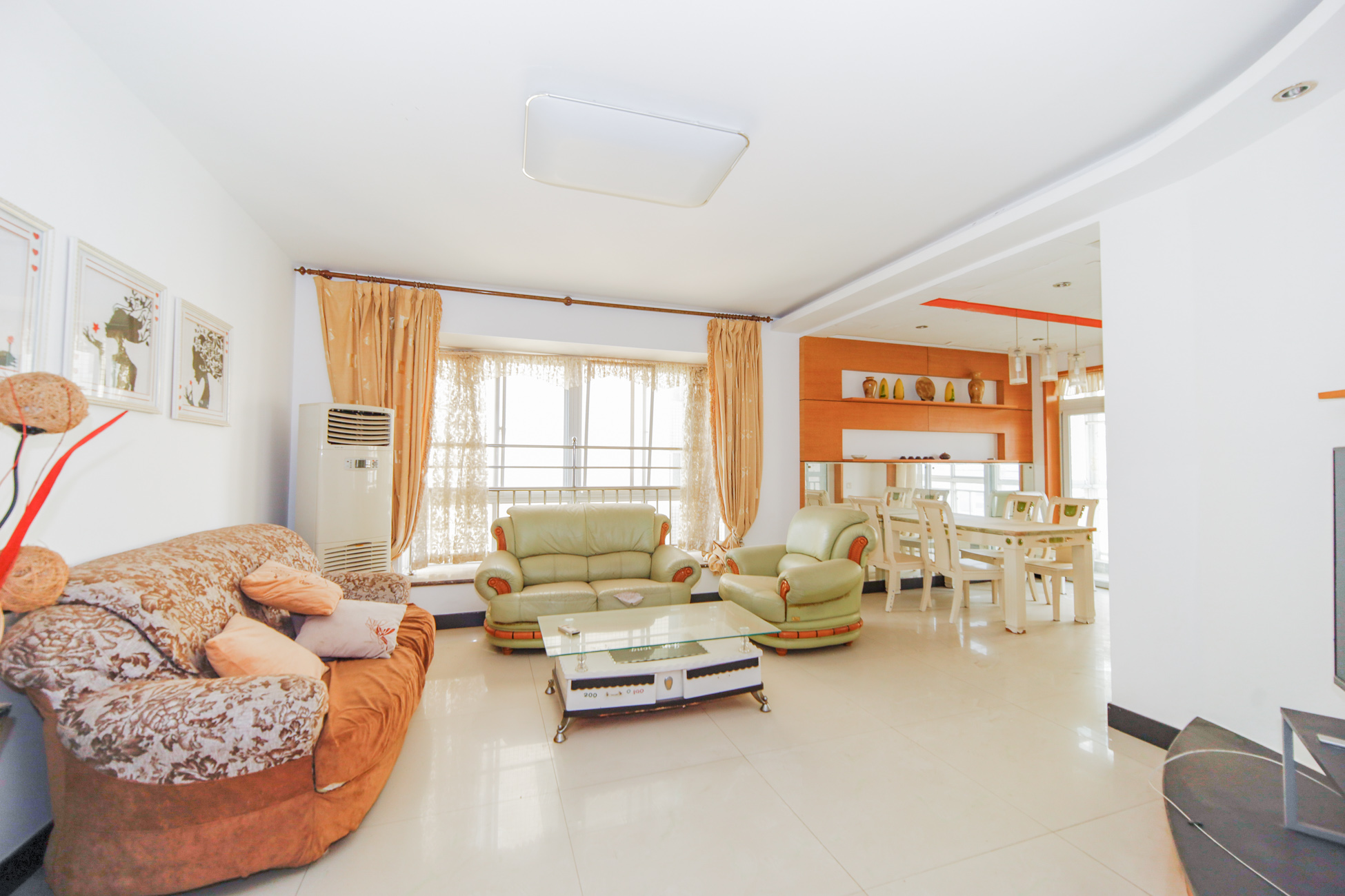 星语林名园 3室2厅2卫 82.0万 星语林名园 3室2厅2卫 82.0万客厅