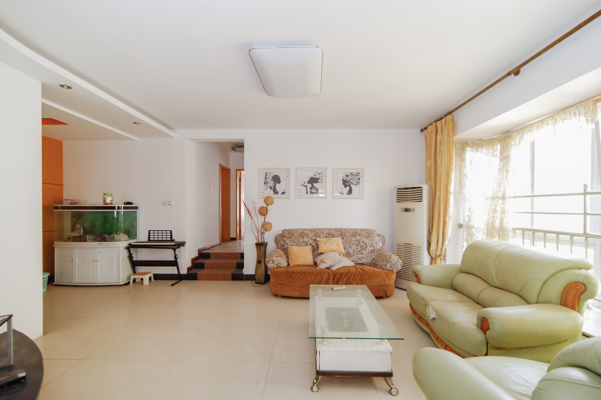 星语林名园 3室2厅2卫 82.0万 星语林名园 3室2厅2卫 82.0万客厅