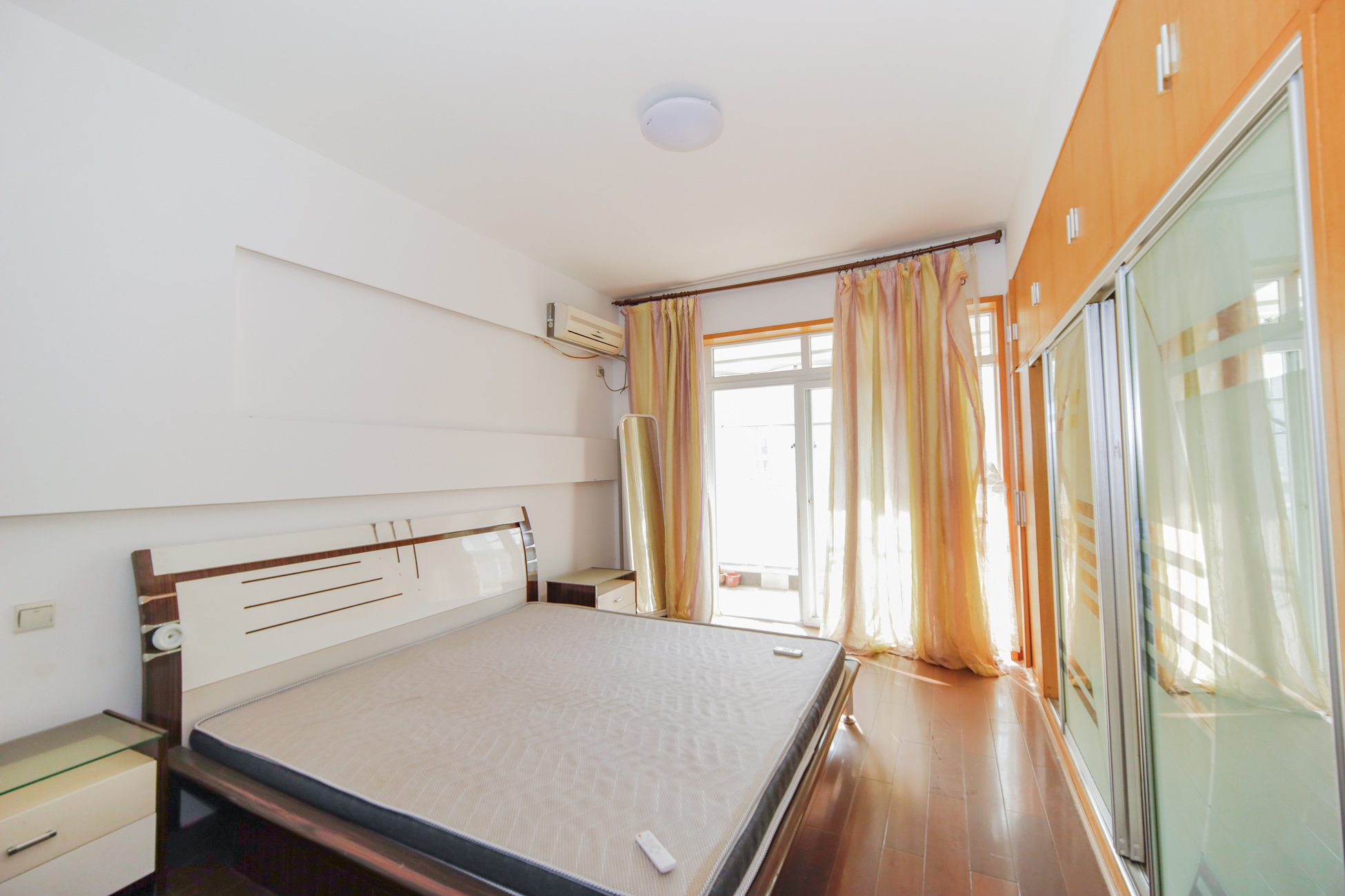 星语林名园 3室2厅2卫 82.0万 星语林名园 3室2厅2卫 82.0万卧室