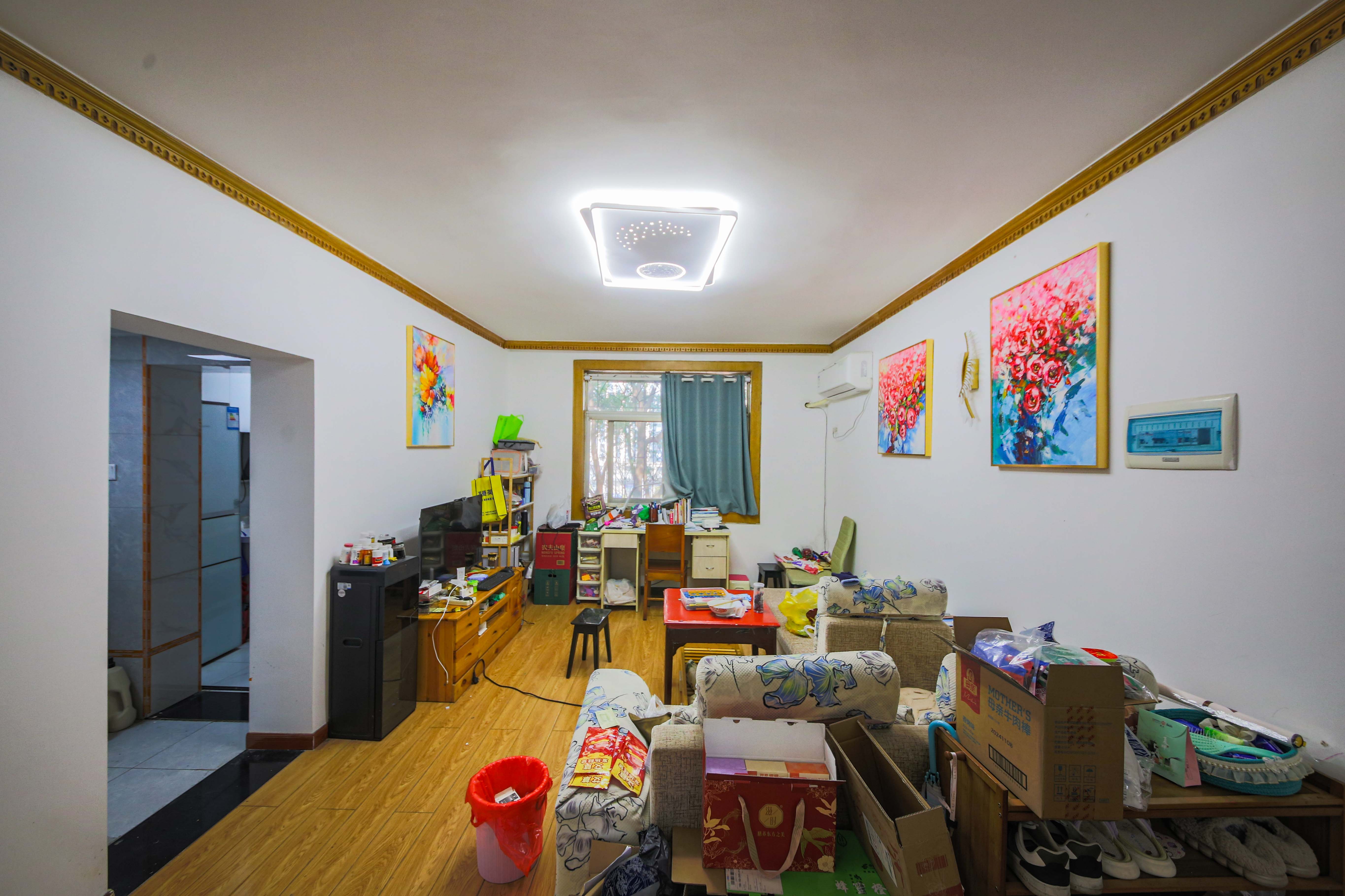 市委党校宿舍区  2室2厅1卫    56.8万 市委党校宿舍区  2室2厅1卫    56.8万客厅