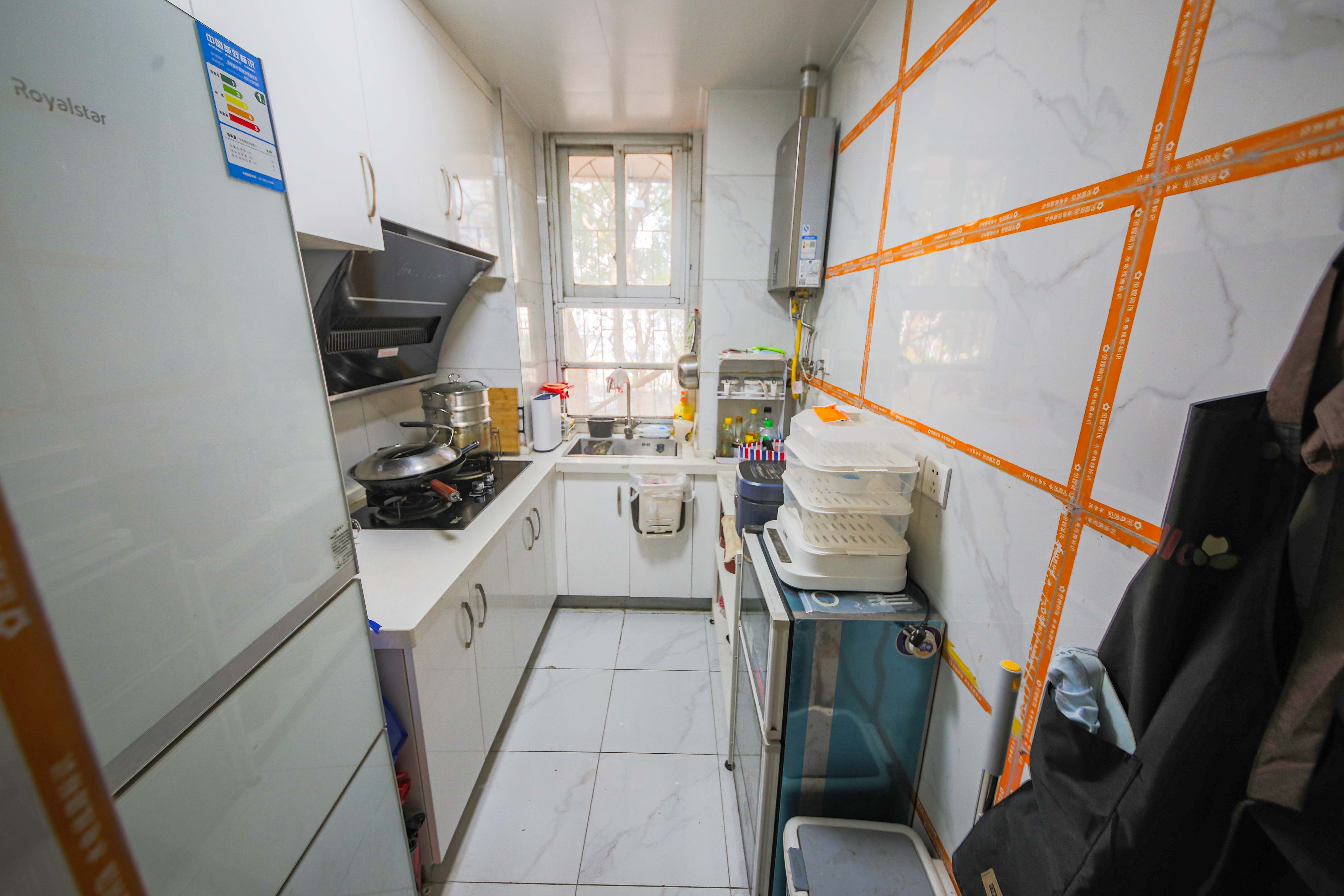 市委党校宿舍区  2室2厅1卫    56.8万 市委党校宿舍区  2室2厅1卫    56.8万厨房