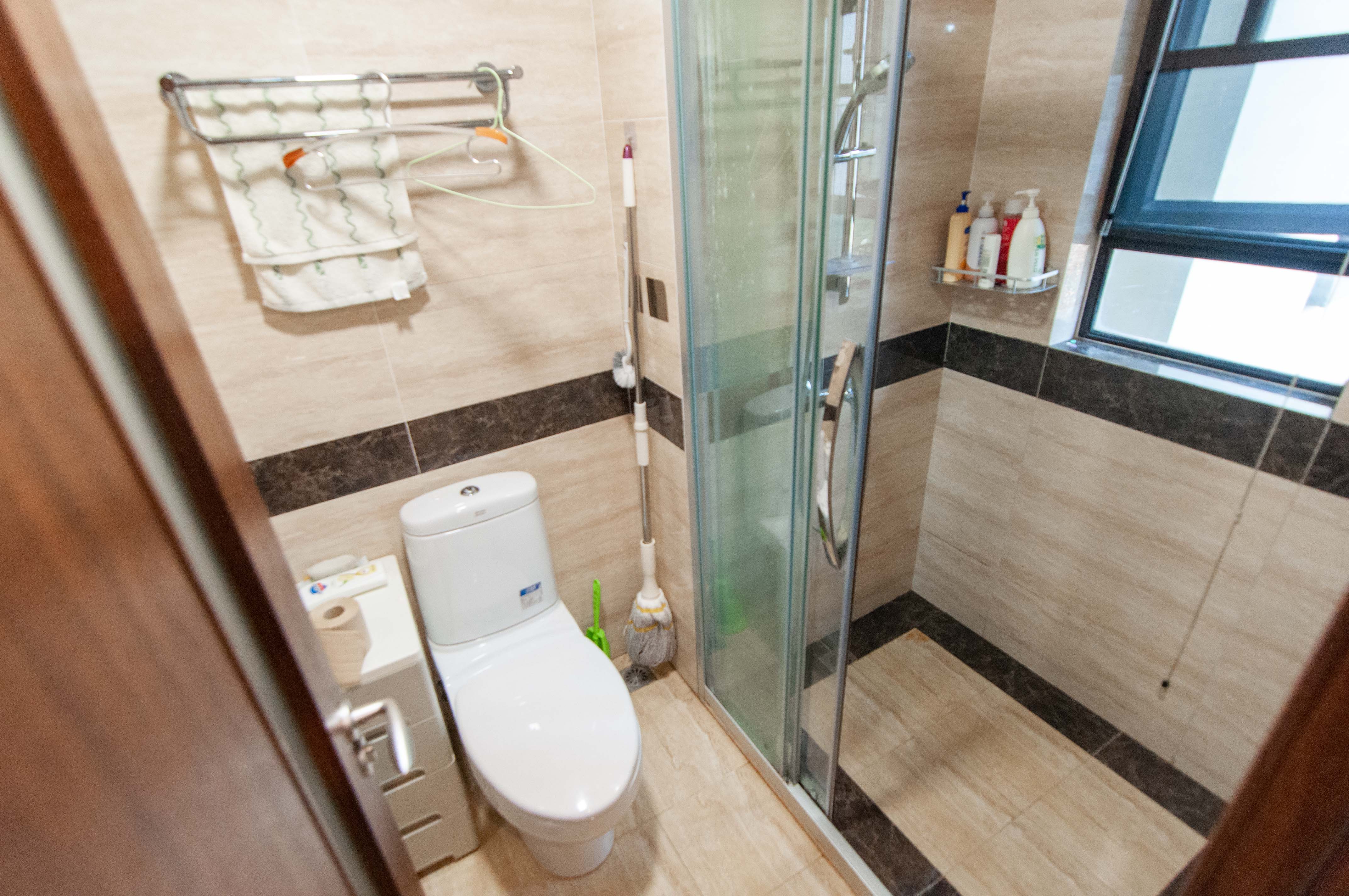 万科里梅溪郡  3室2厅2卫    228.0万卫生间