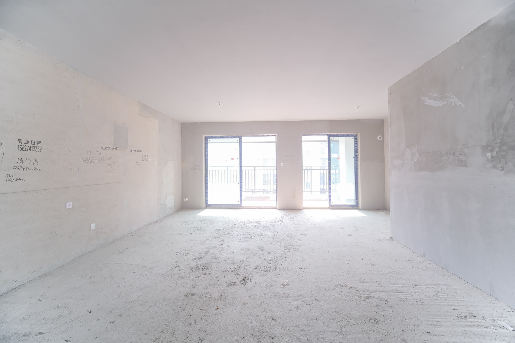 爱情天骄府  3室2厅2卫    99.8万 爱情天骄府  3室2厅2卫    99.8万客厅