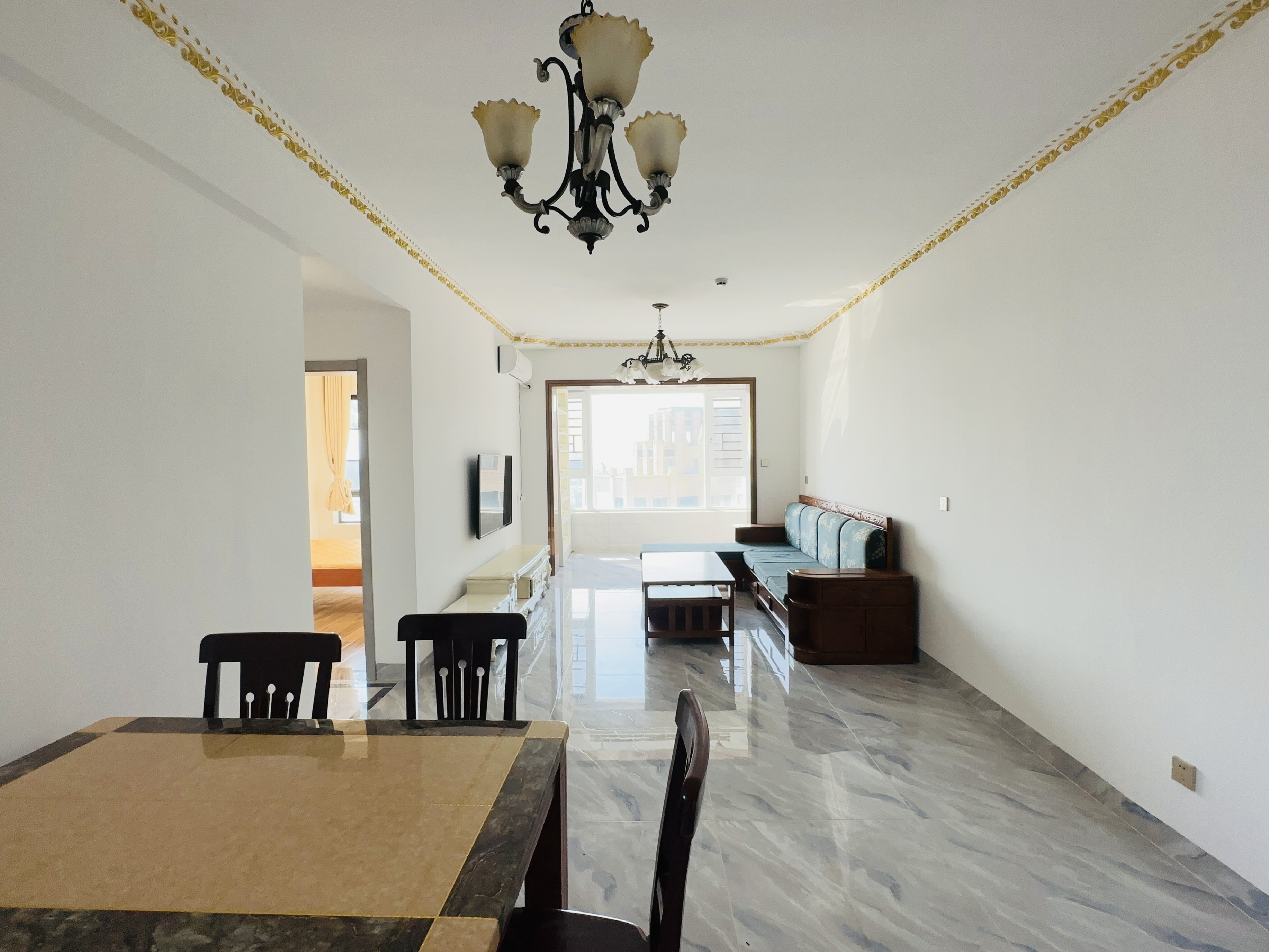 恩祥新城 3室2厅1卫 159.0万 恩祥新城 3室2厅1卫 159.0万客厅