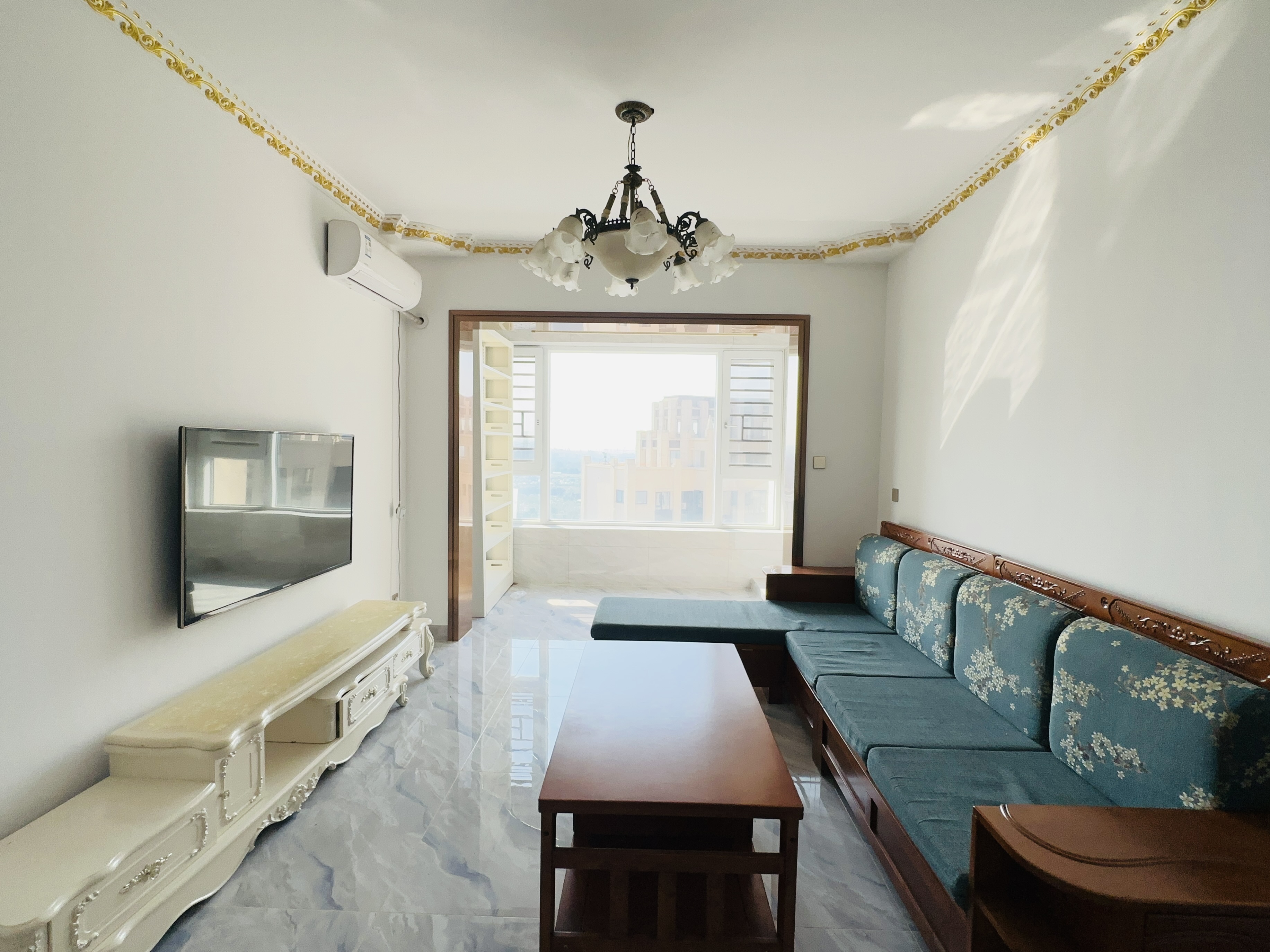 恩祥新城 3室2厅1卫 159.0万 恩祥新城 3室2厅1卫 159.0万客厅