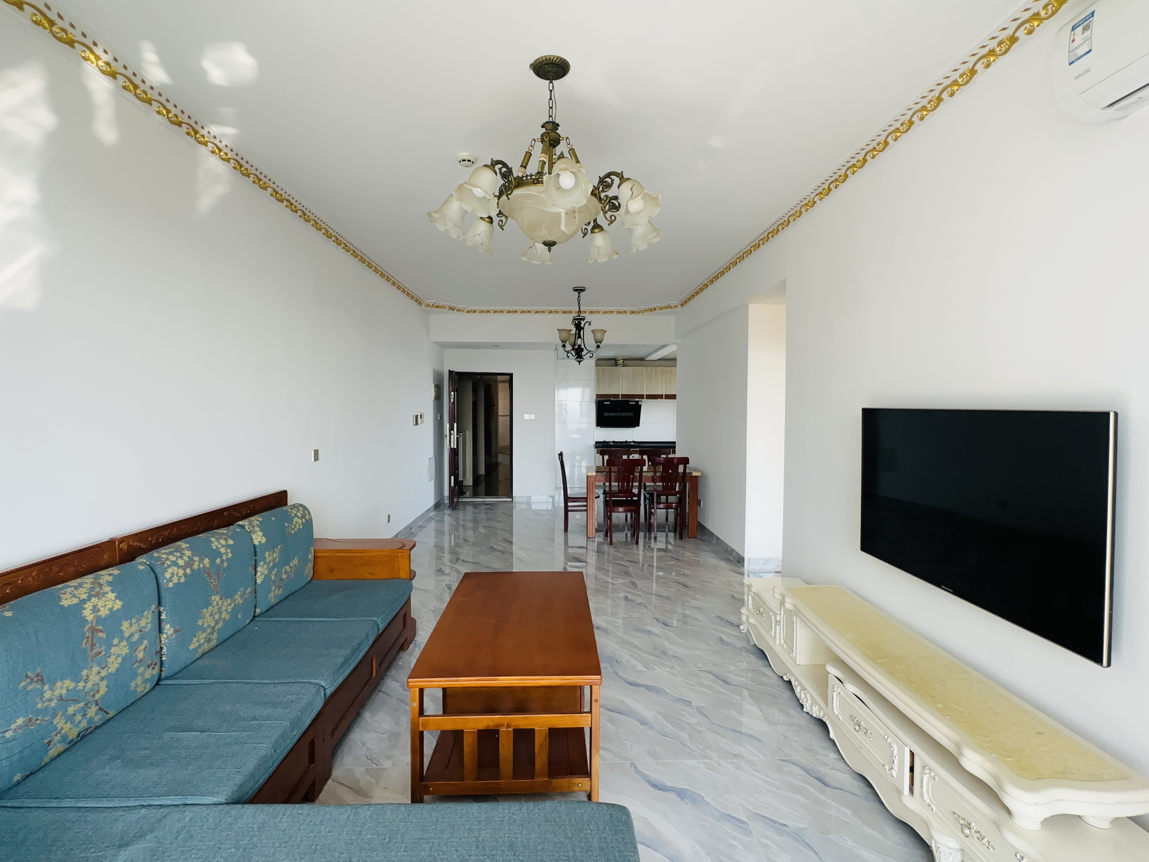 恩祥新城 3室2厅1卫 159.0万 恩祥新城 3室2厅1卫 159.0万客厅