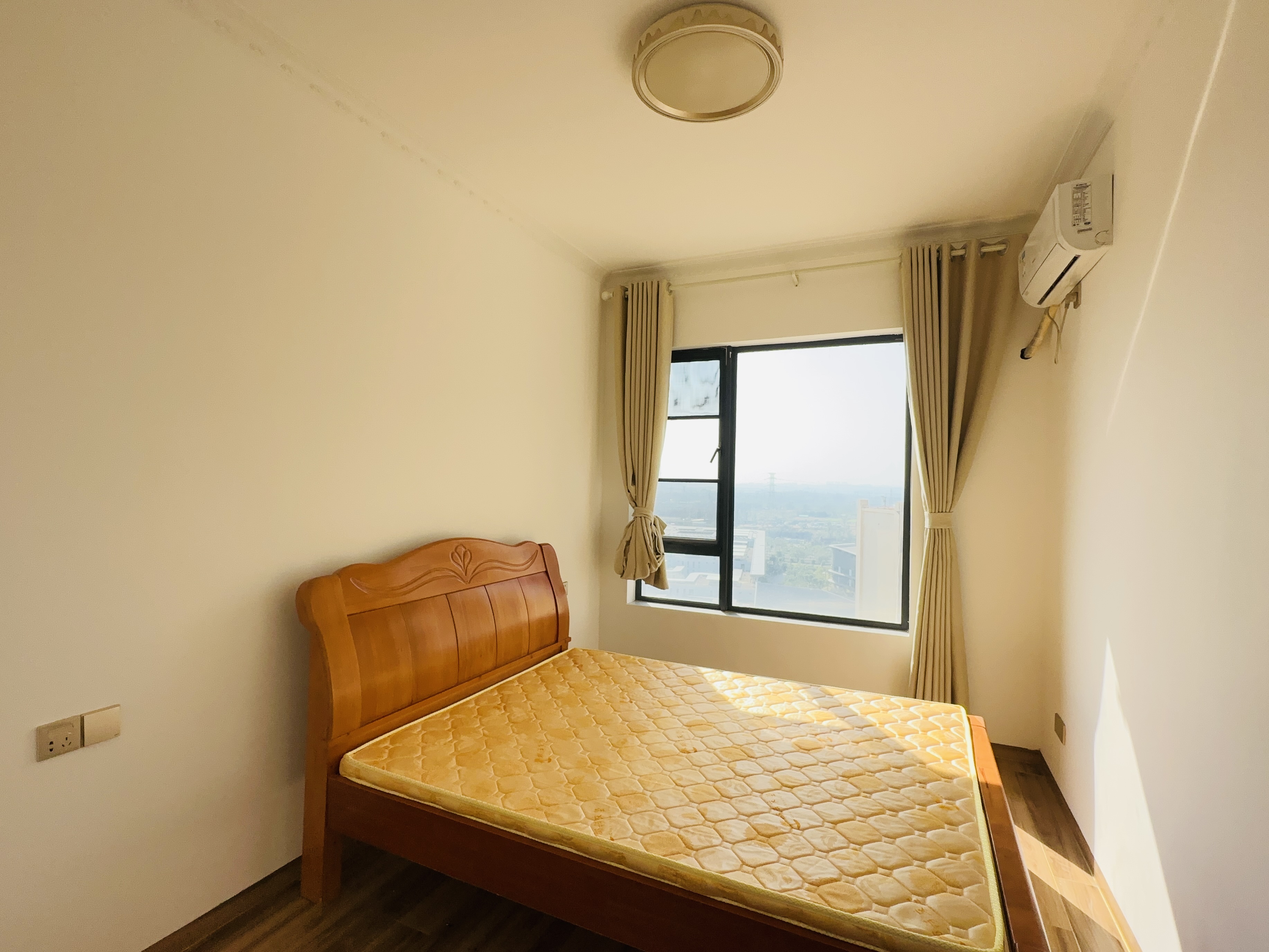 恩祥新城 3室2厅1卫 159.0万 恩祥新城 3室2厅1卫 159.0万卧室