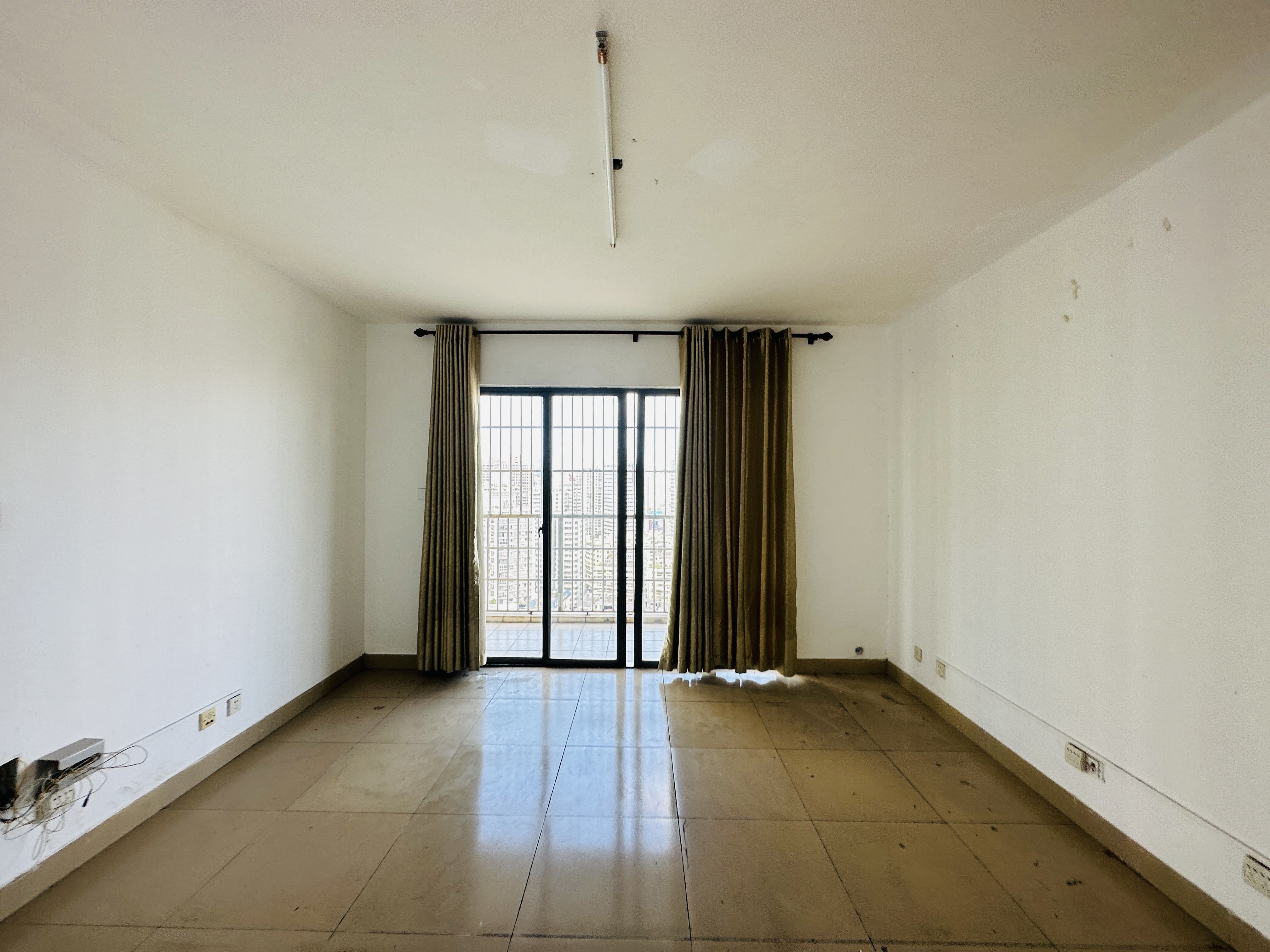 金海广场 3室2厅2卫 148.0万 金海广场 3室2厅2卫 148.0万客厅