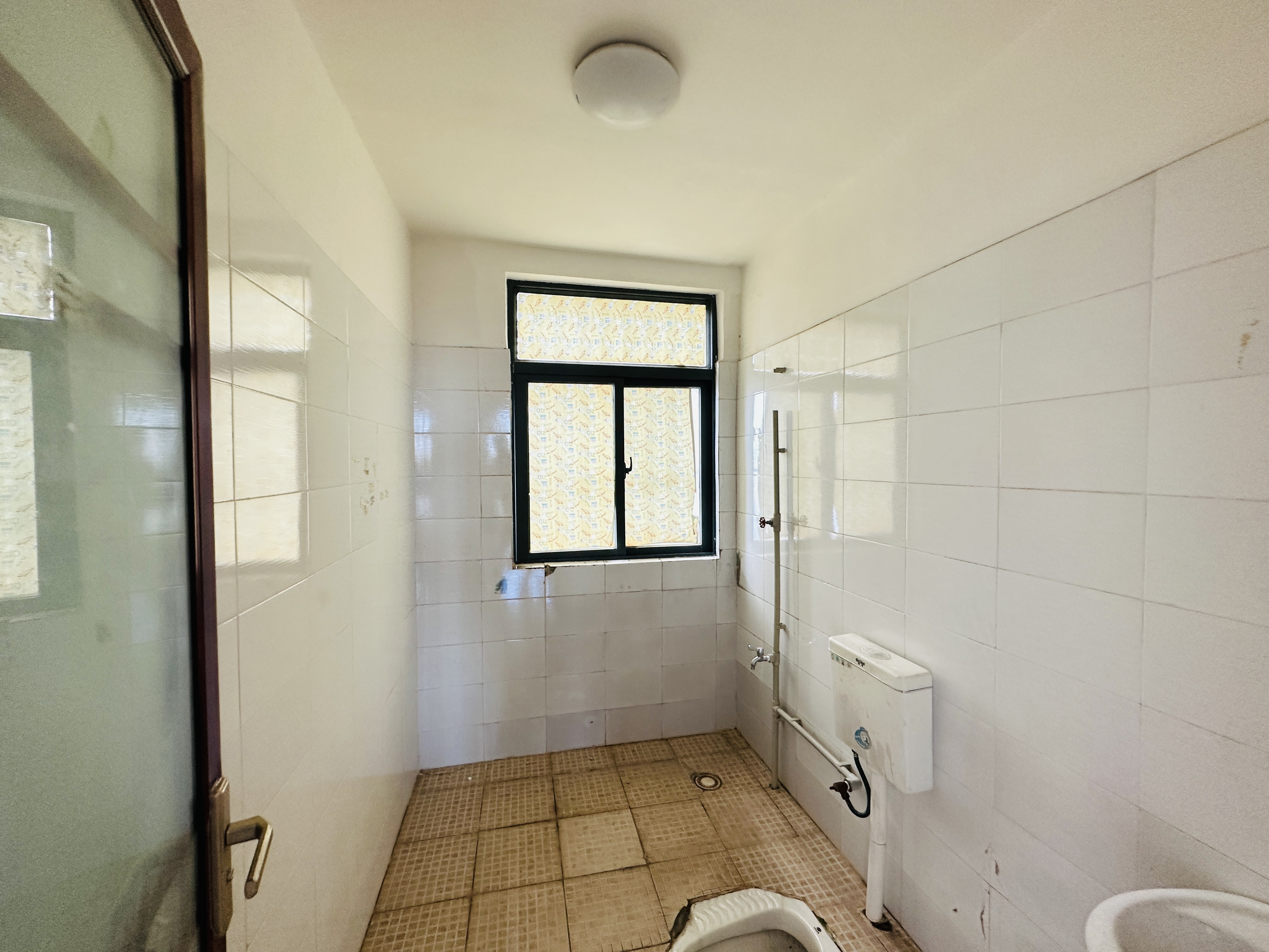 金海广场 3室2厅2卫 148.0万 金海广场 3室2厅2卫 148.0万卫生间