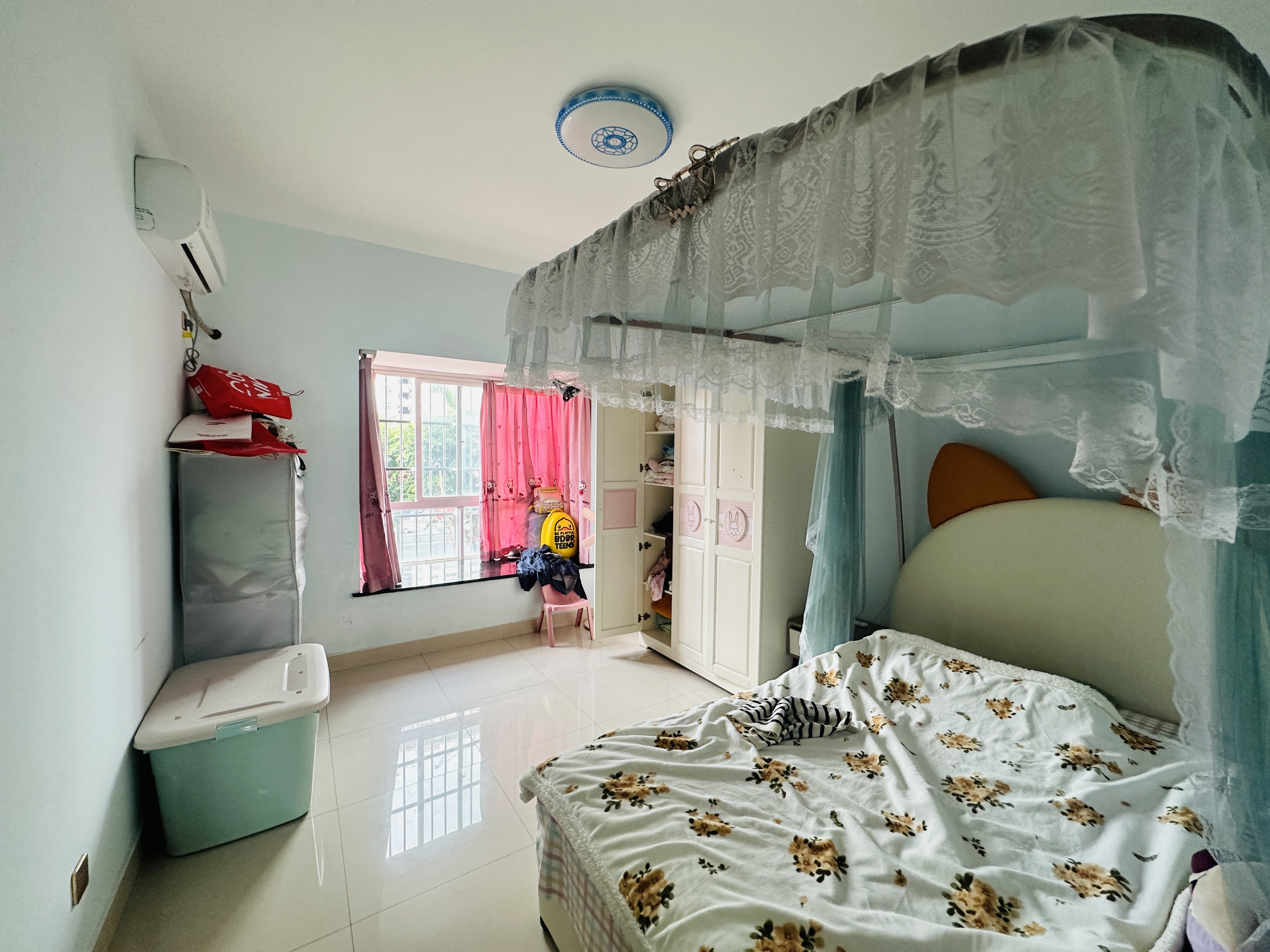 海市盛楼 3室2厅1卫 135.0万 海市盛楼 3室2厅1卫 135.0万卧室