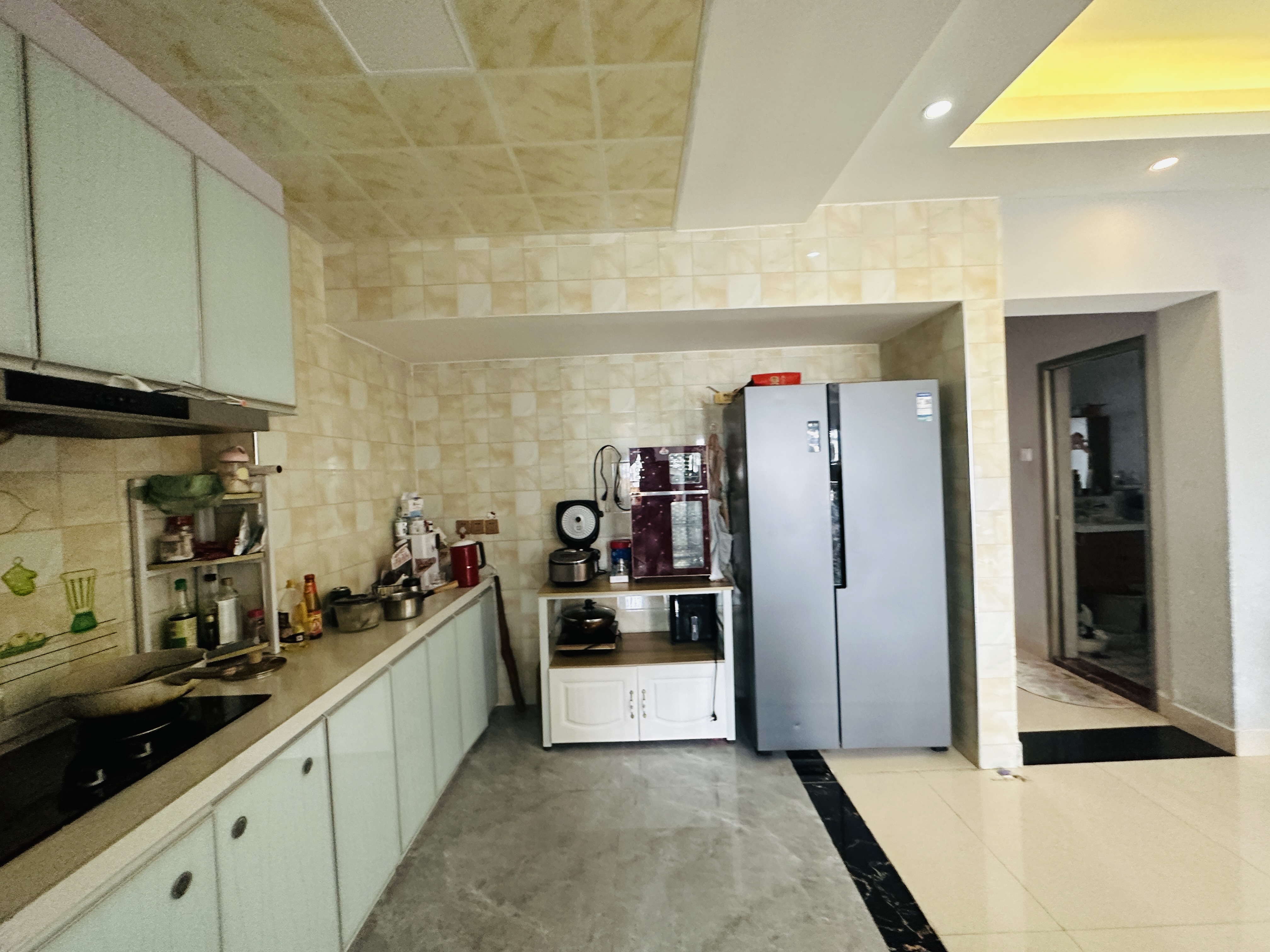 海市盛楼 3室2厅1卫 135.0万 海市盛楼 3室2厅1卫 135.0万厨房