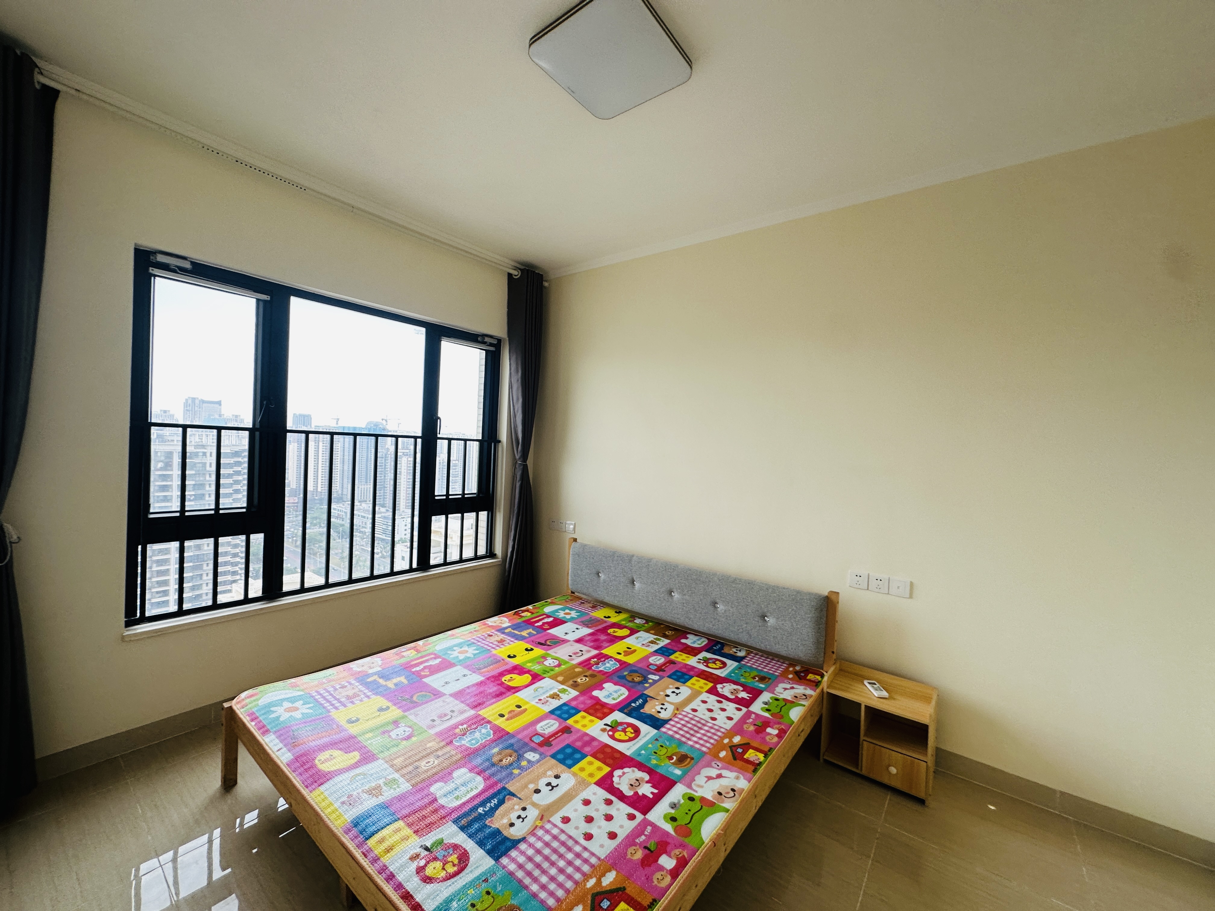 龙昆悦城 3室2厅1卫 152.0万 龙昆悦城 3室2厅1卫 152.0万卧室