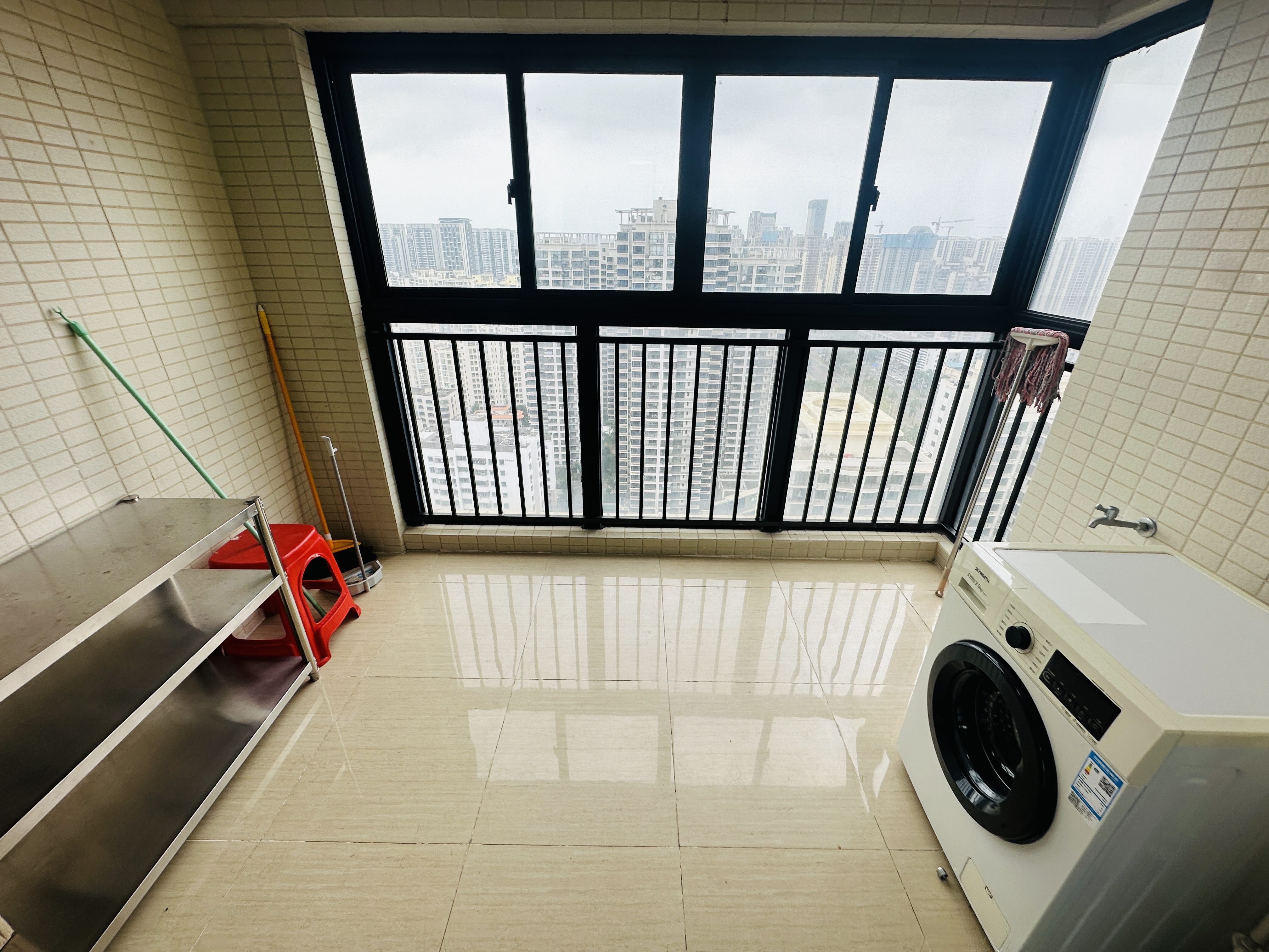 龙昆悦城 3室2厅1卫 152.0万 龙昆悦城 3室2厅1卫 152.0万阳台