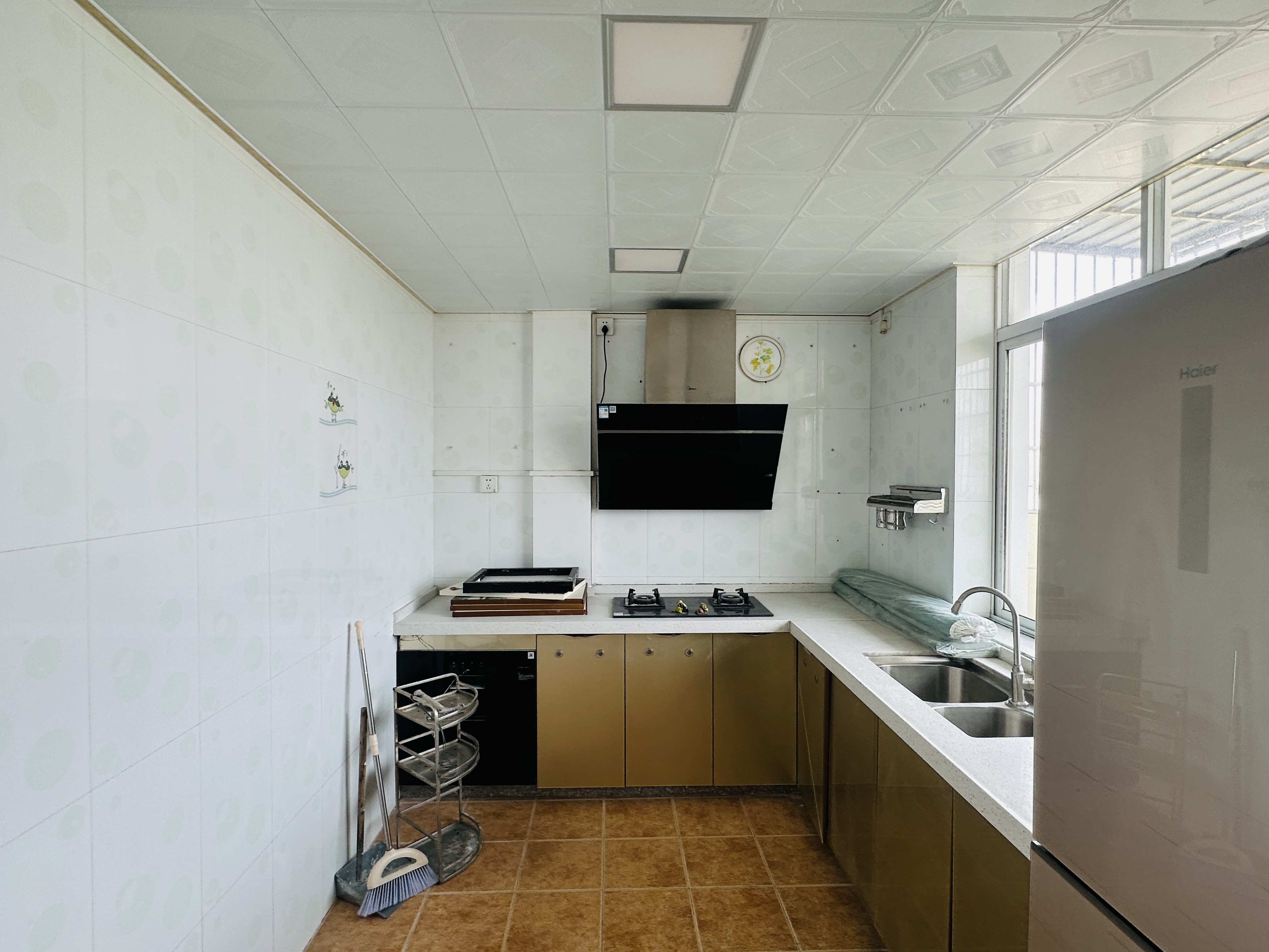 海市盛楼 3室2厅2卫 119.0万 海市盛楼 3室2厅2卫 119.0万厨房