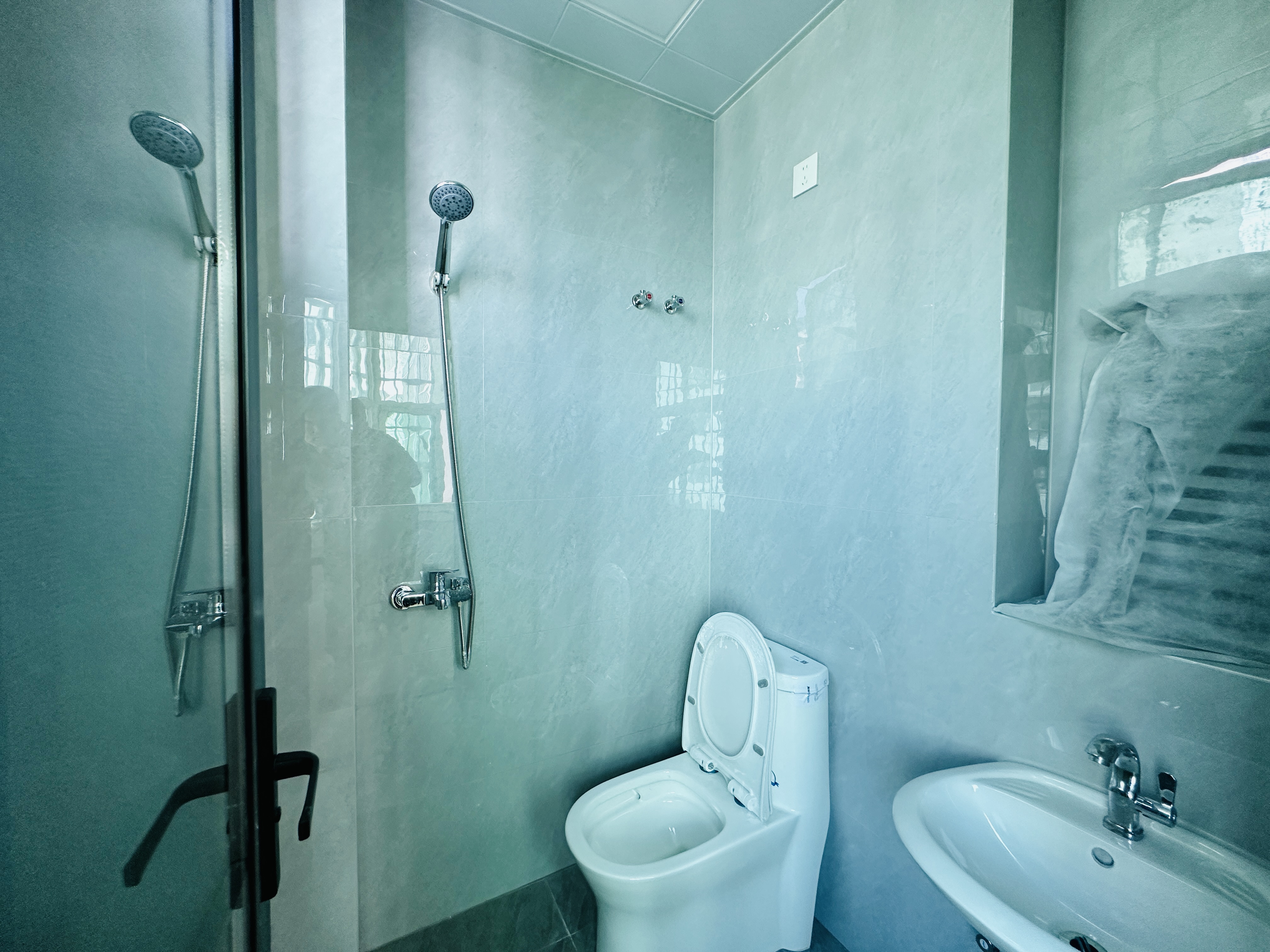 昌茂花园 2室1厅1卫 98.0万 昌茂花园 2室1厅1卫 98.0万卫生间