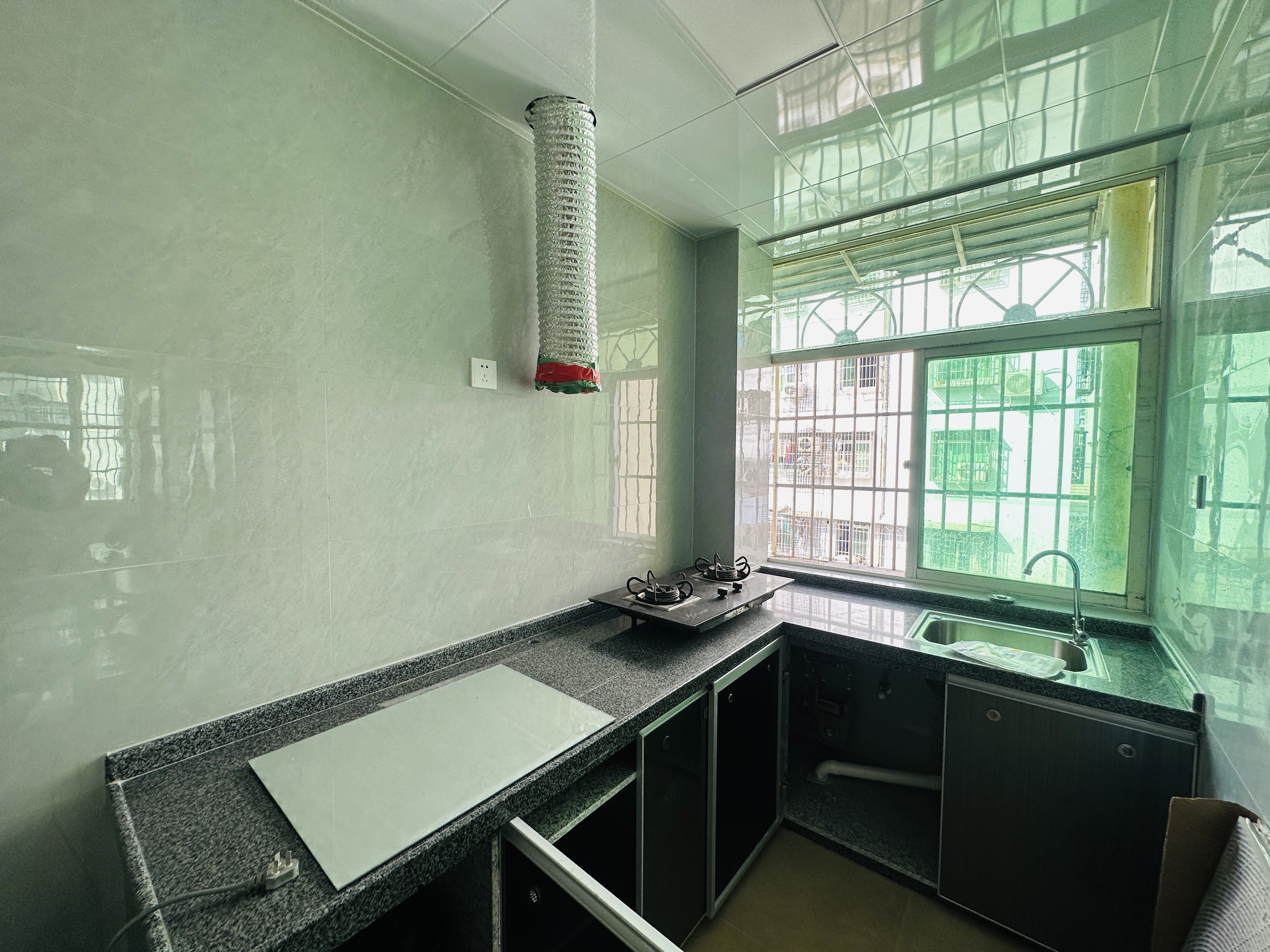 昌茂花园 2室1厅1卫 98.0万 昌茂花园 2室1厅1卫 98.0万厨房