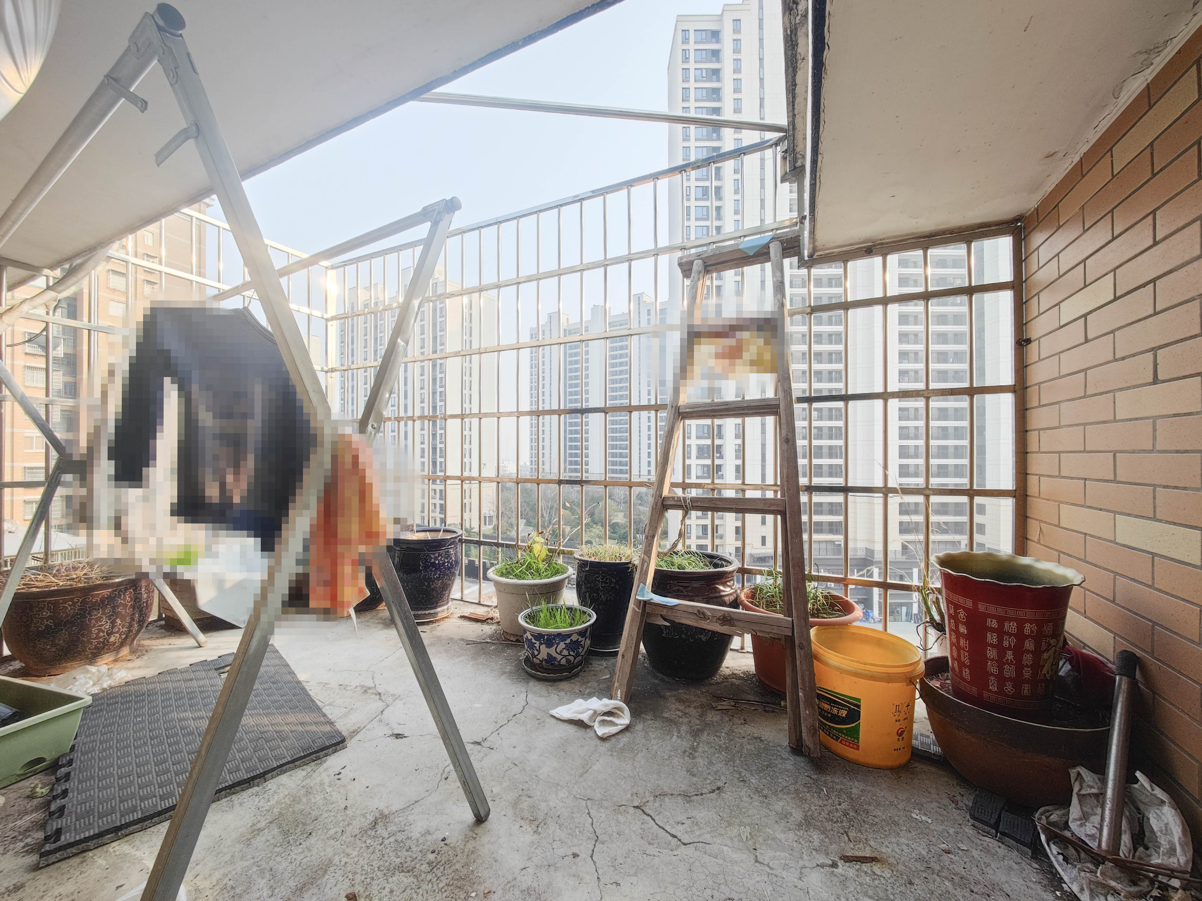 景环小区  4室2厅2卫   69.00万阳台