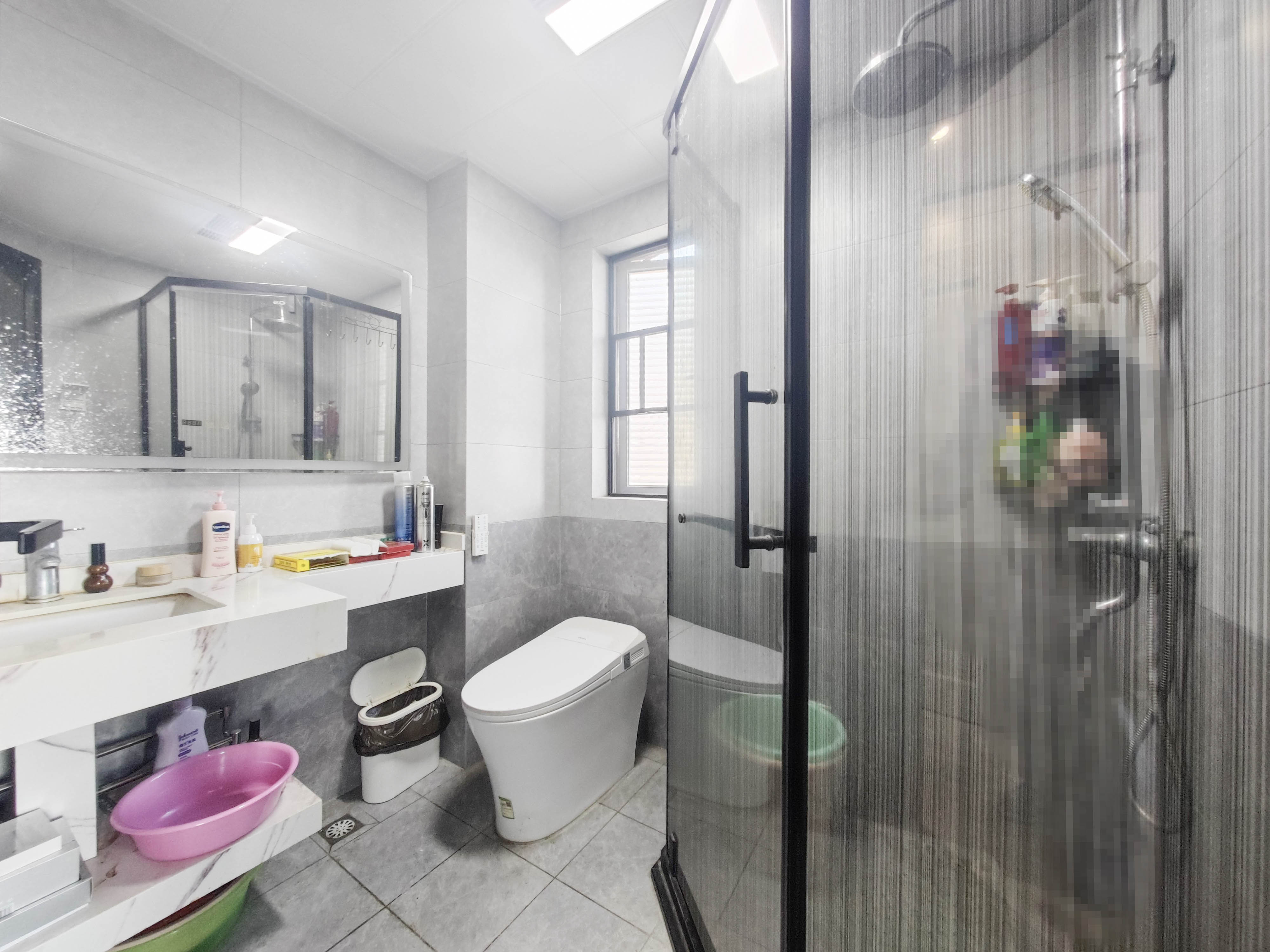 中建嘉和城  4室2厅2卫    132.0万卫生间