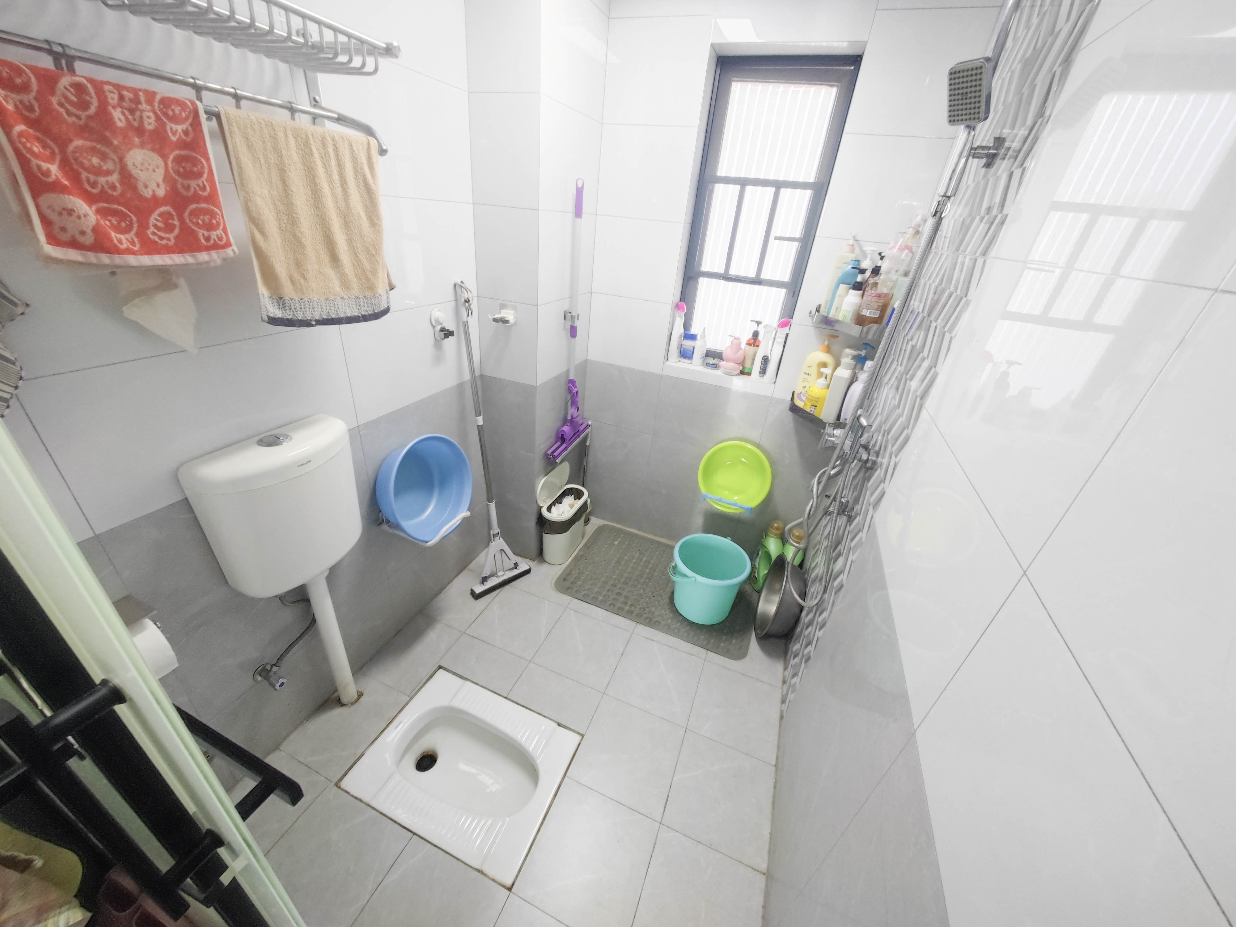 中建嘉和城  4室2厅2卫    132.0万卫生间