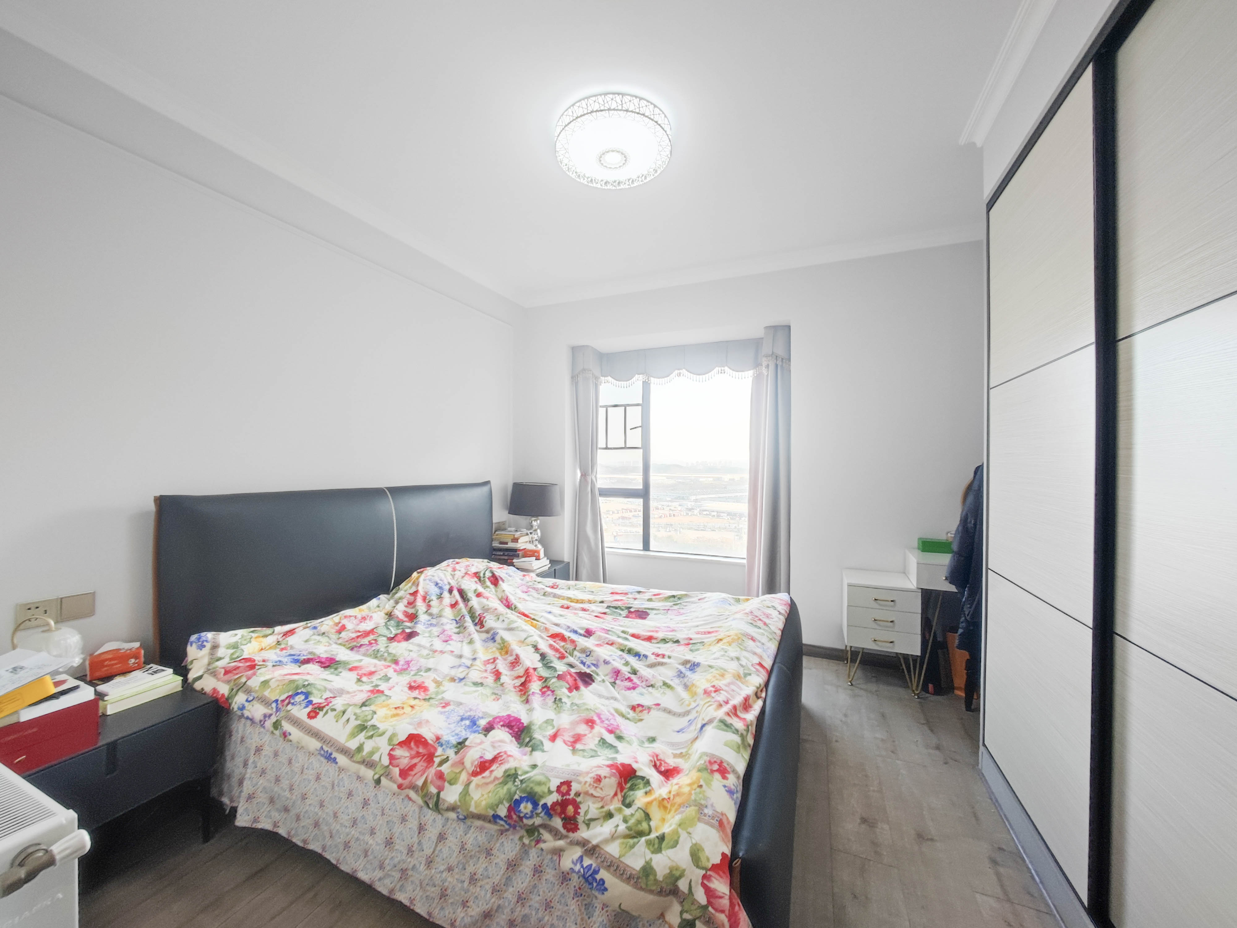 中建嘉和城  4室2厅2卫    132.0万卧室