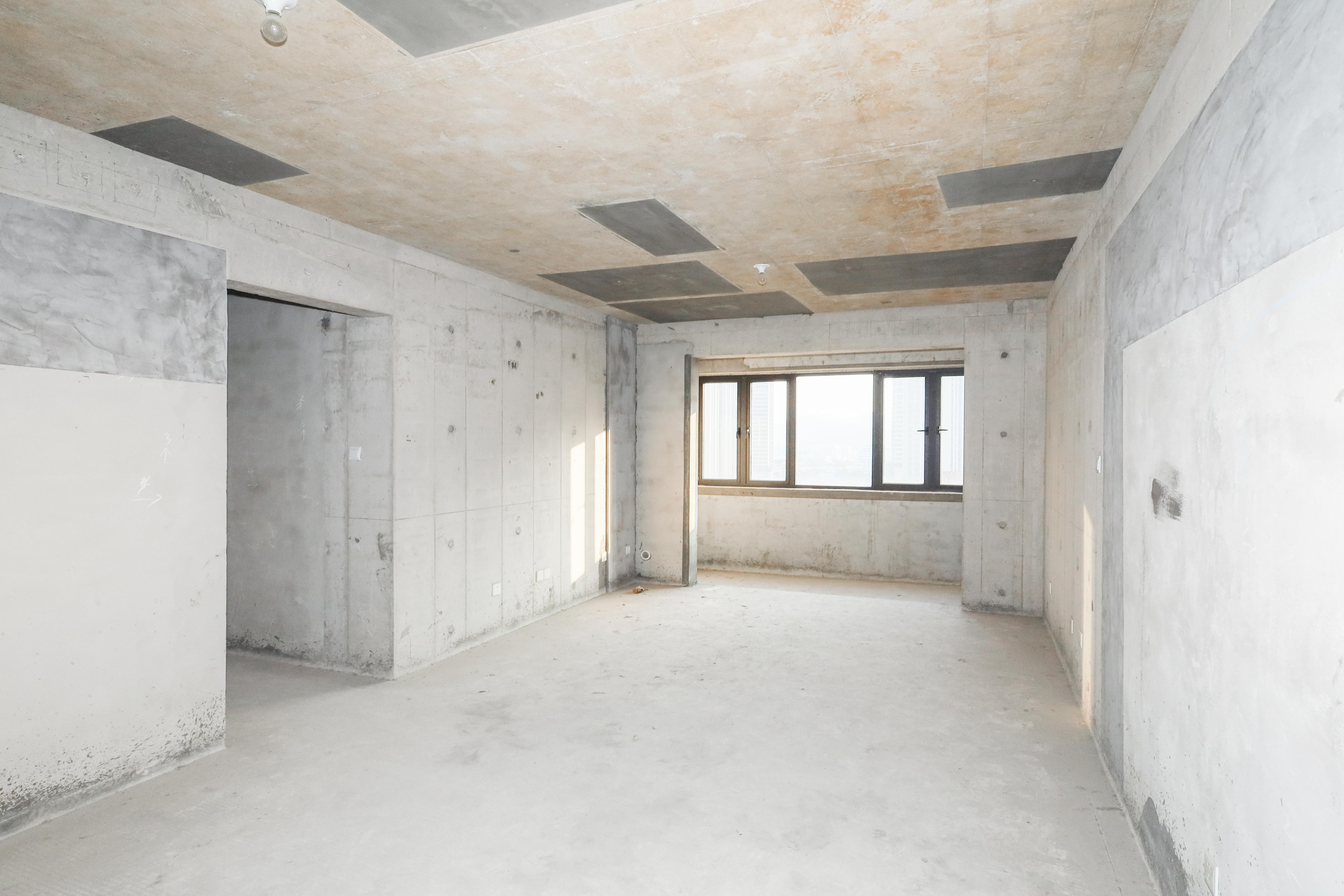 中国铁建梅溪青秀三期  3室2厅2卫   135.00万客厅