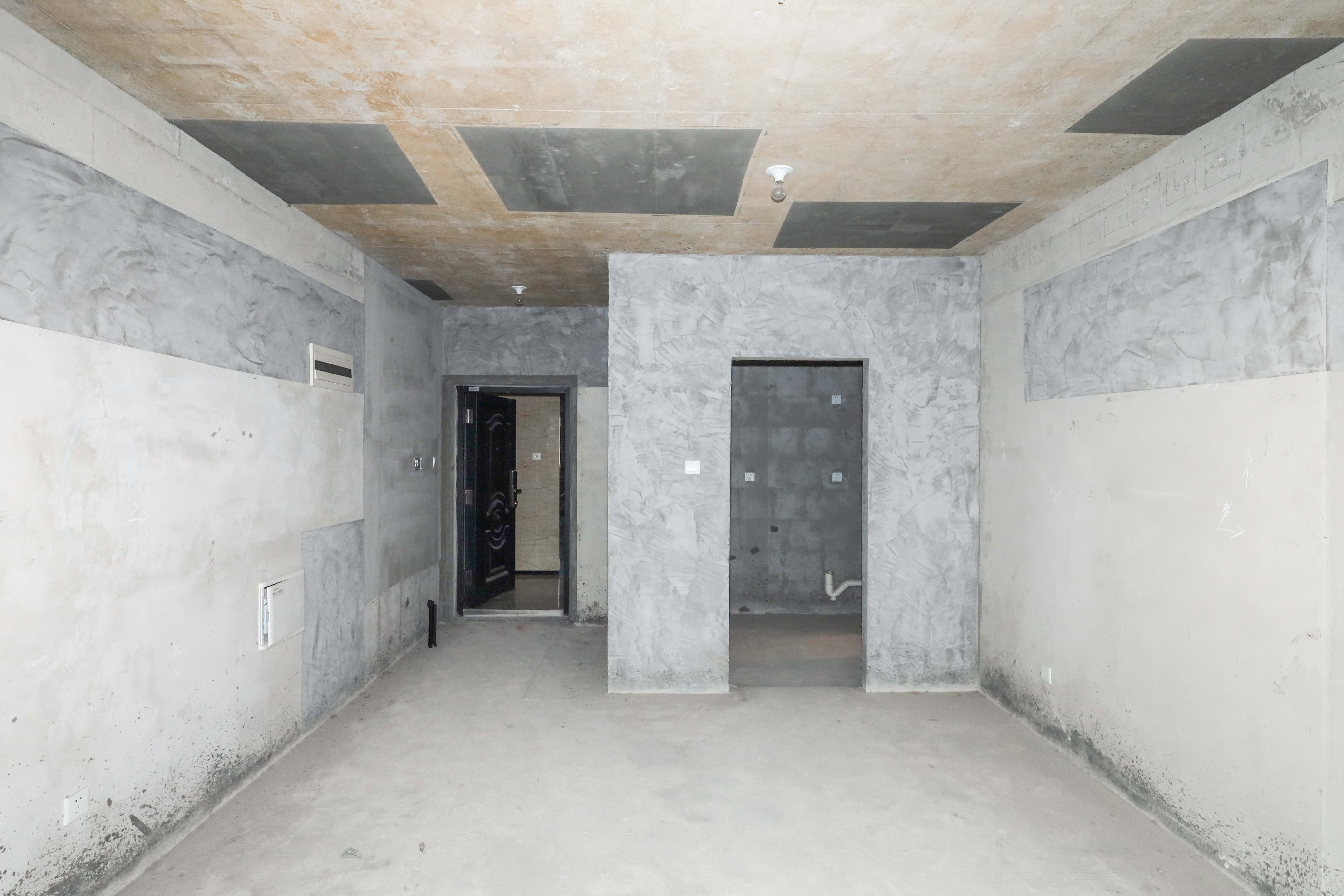 中国铁建梅溪青秀三期  3室2厅2卫   135.00万客厅