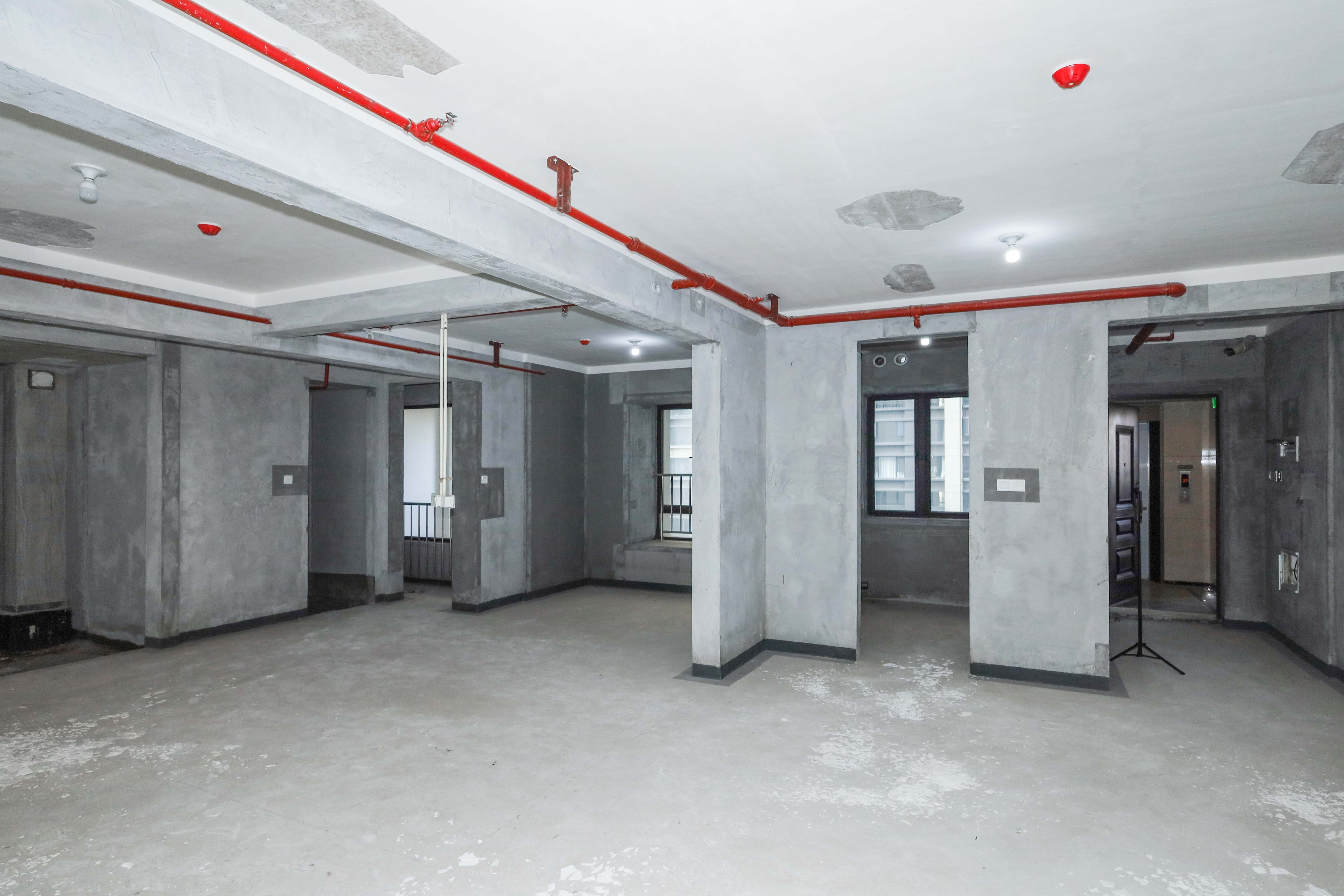 建发央著  4室2厅2卫   210.00万其他