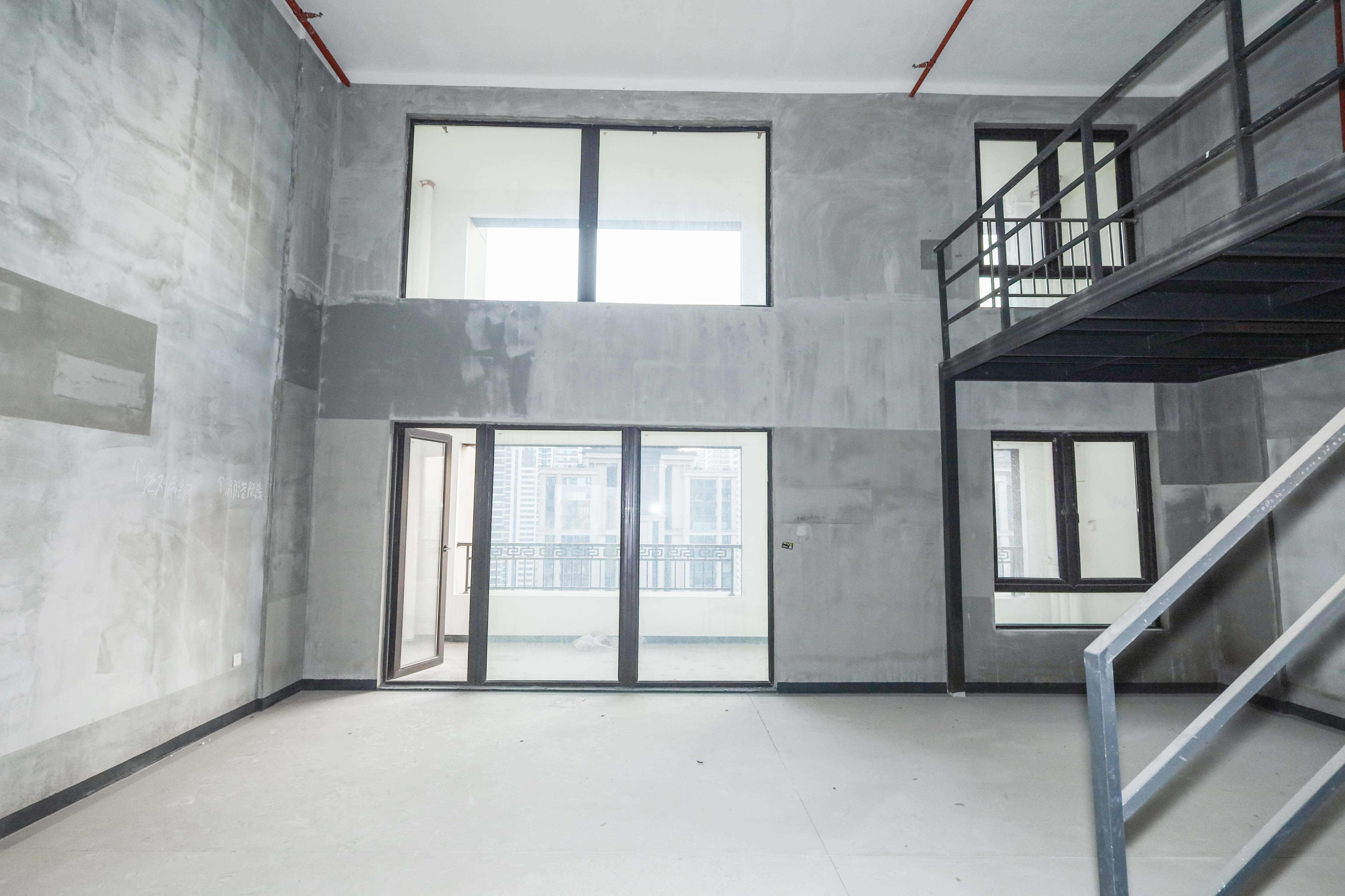 建发央著  4室2厅2卫   318.00万客厅
