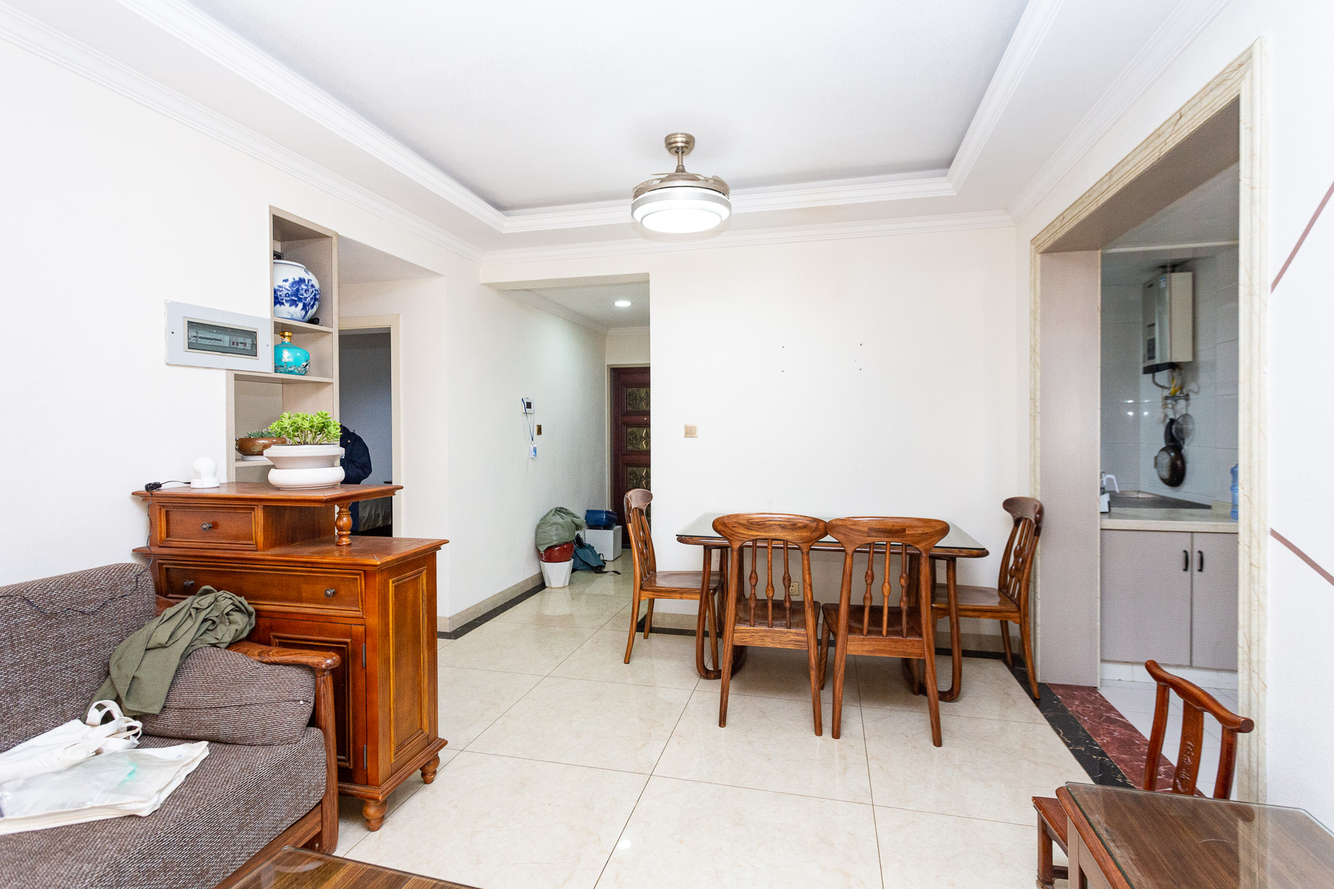 明发国际城 2室2厅1卫 70.0万 明发国际城 2室2厅1卫 70.0万客厅