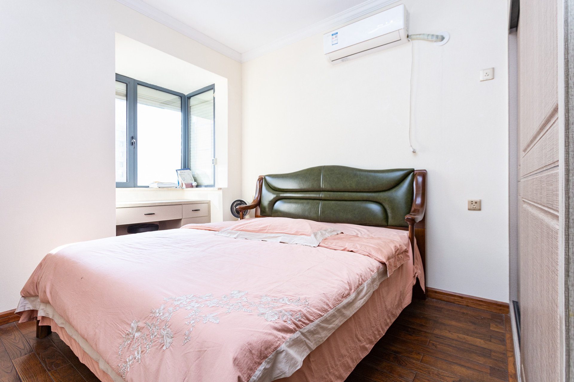 明发国际城 2室2厅1卫 70.0万 明发国际城 2室2厅1卫 70.0万卧室