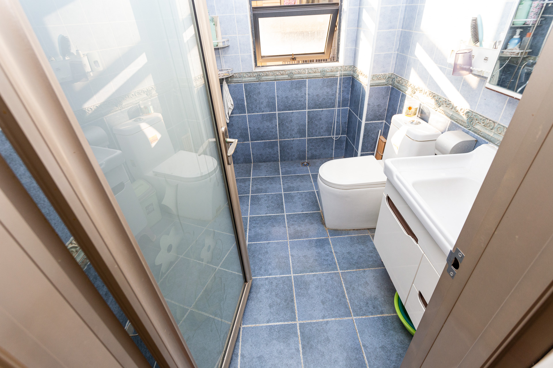 明发国际城  4室2厅2卫    90.0万 明发国际城  4室2厅2卫    90.0万卫生间