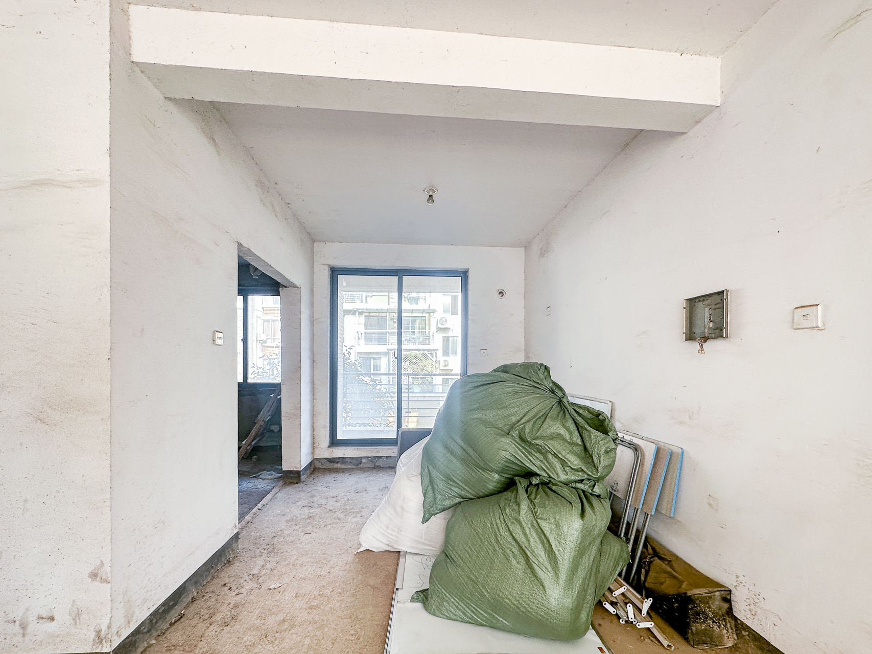 南山苏迪亚诺 4室2厅2卫 98.0万 南山苏迪亚诺 4室2厅2卫 98.0万客厅