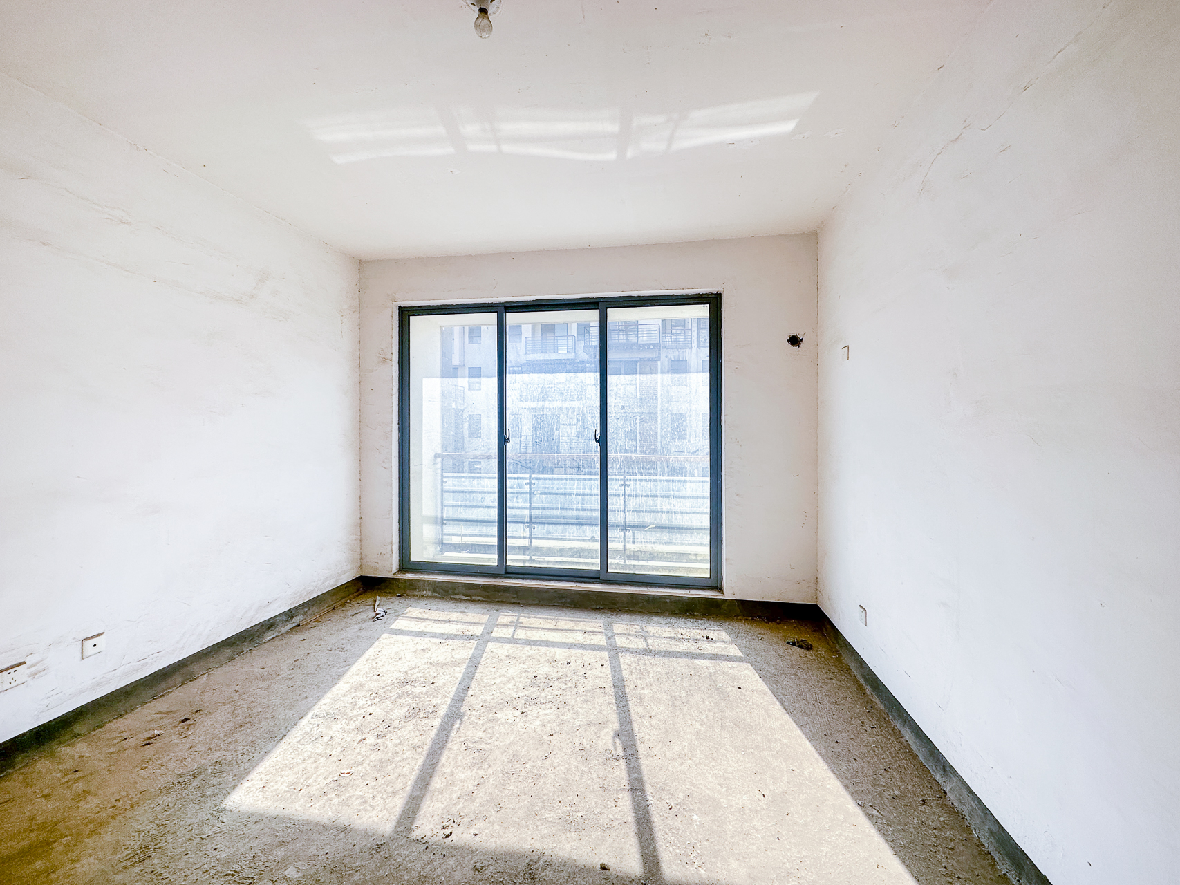 南山苏迪亚诺 4室2厅2卫 98.0万 南山苏迪亚诺 4室2厅2卫 98.0万卧室