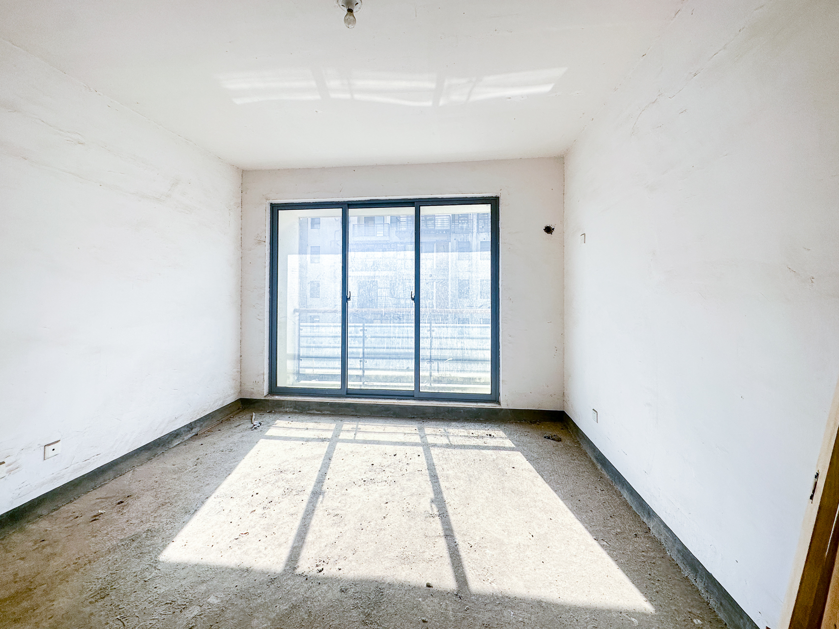 南山苏迪亚诺 4室2厅2卫 98.0万 南山苏迪亚诺 4室2厅2卫 98.0万卧室