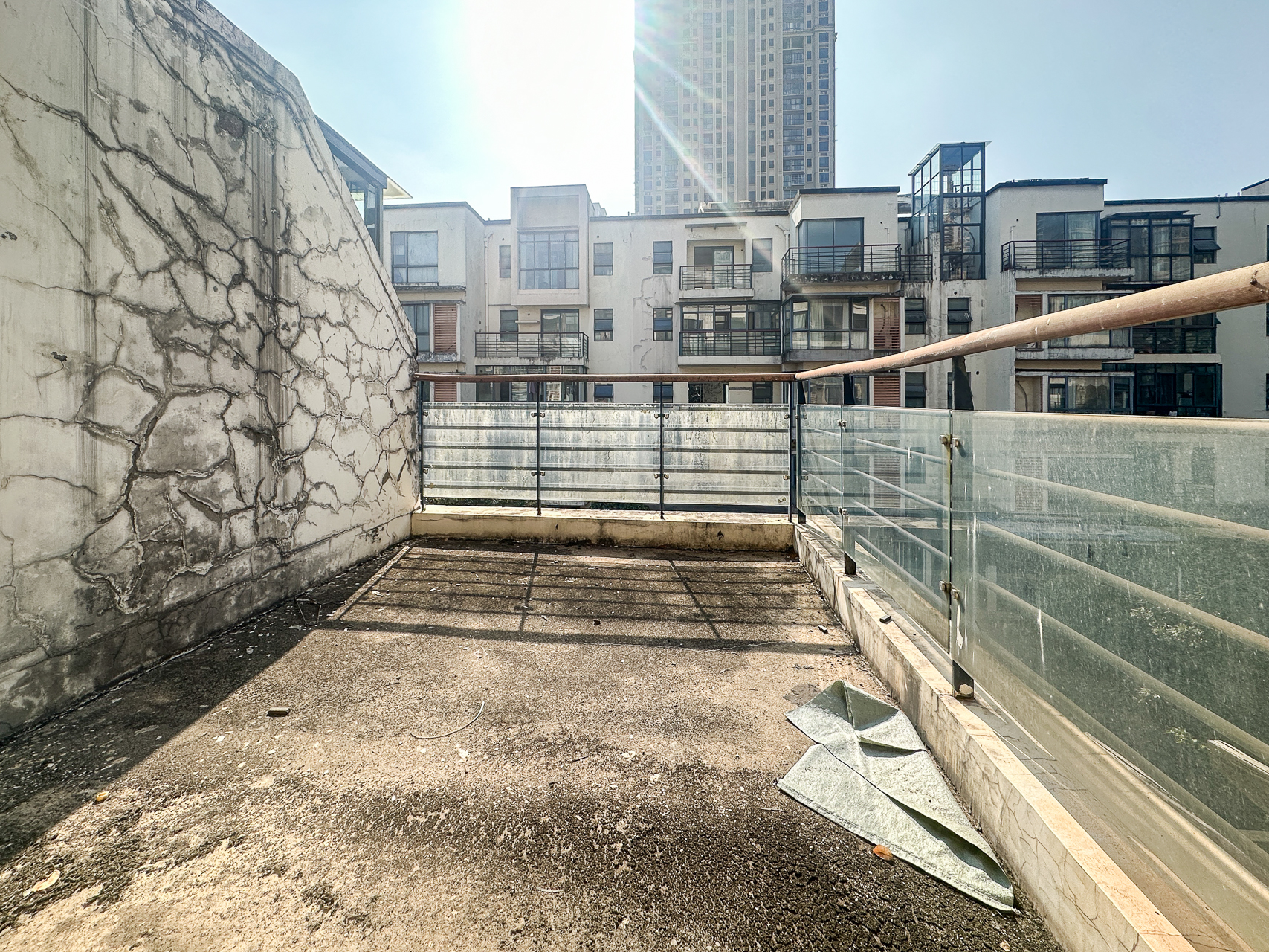 南山苏迪亚诺 4室2厅2卫 98.0万 南山苏迪亚诺 4室2厅2卫 98.0万阳台