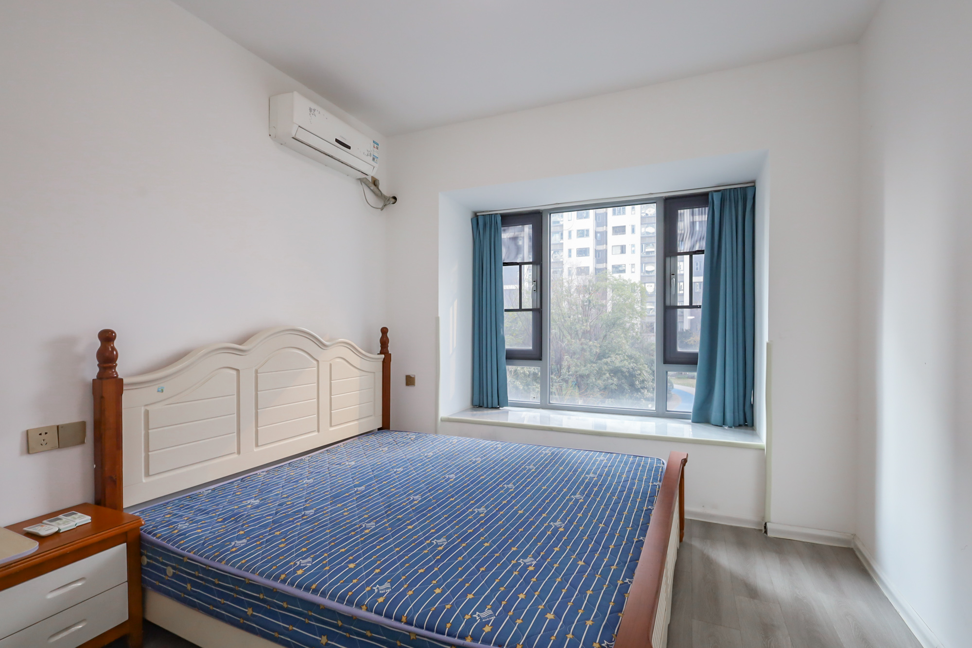 保利天禧D区 3室2厅2卫 120.0万 保利天禧D区 3室2厅2卫 120.0万卧室