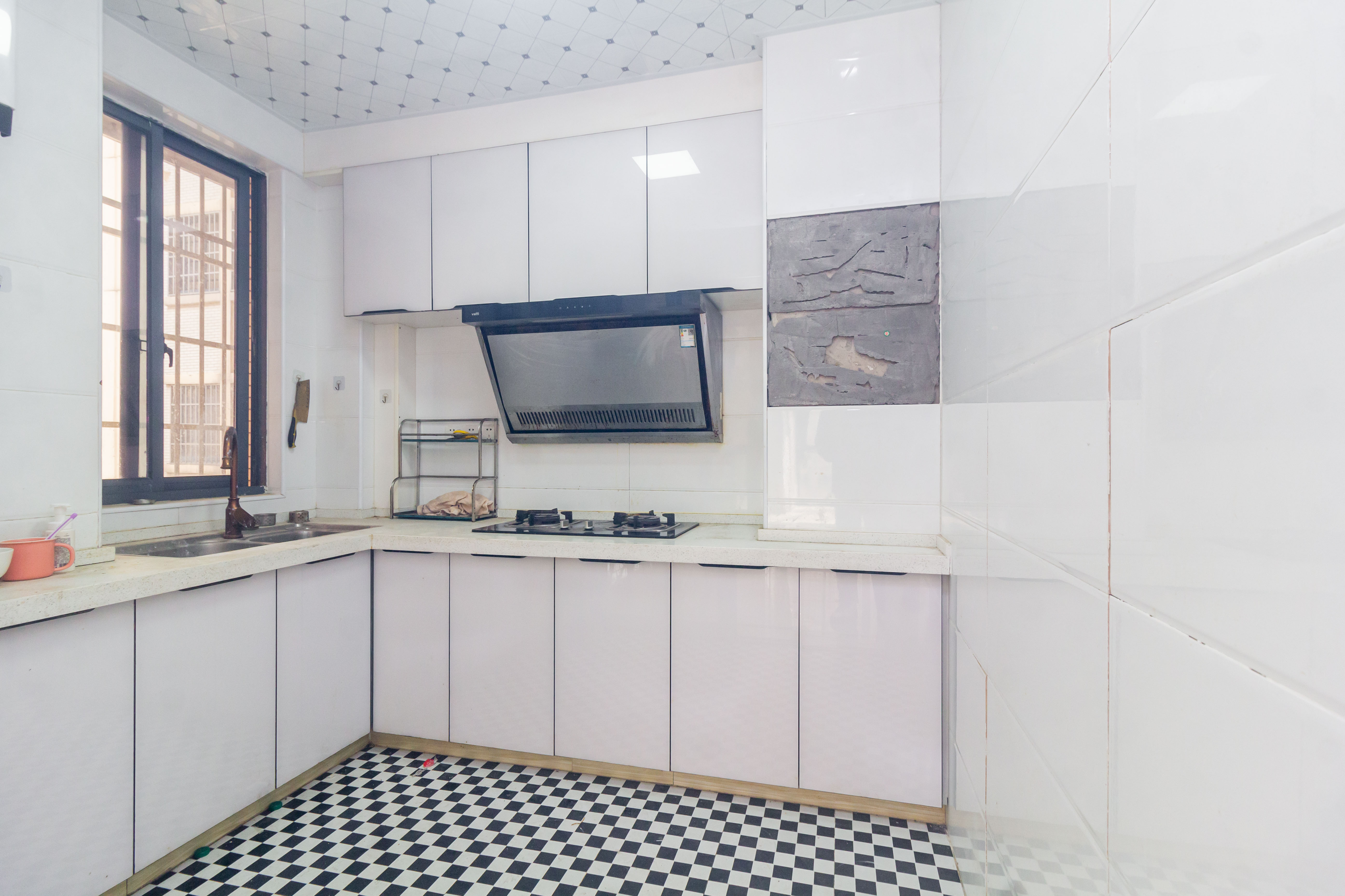 佳美紫郡  3室2厅1卫    56.0万 佳美紫郡  3室2厅1卫    56.0万厨房