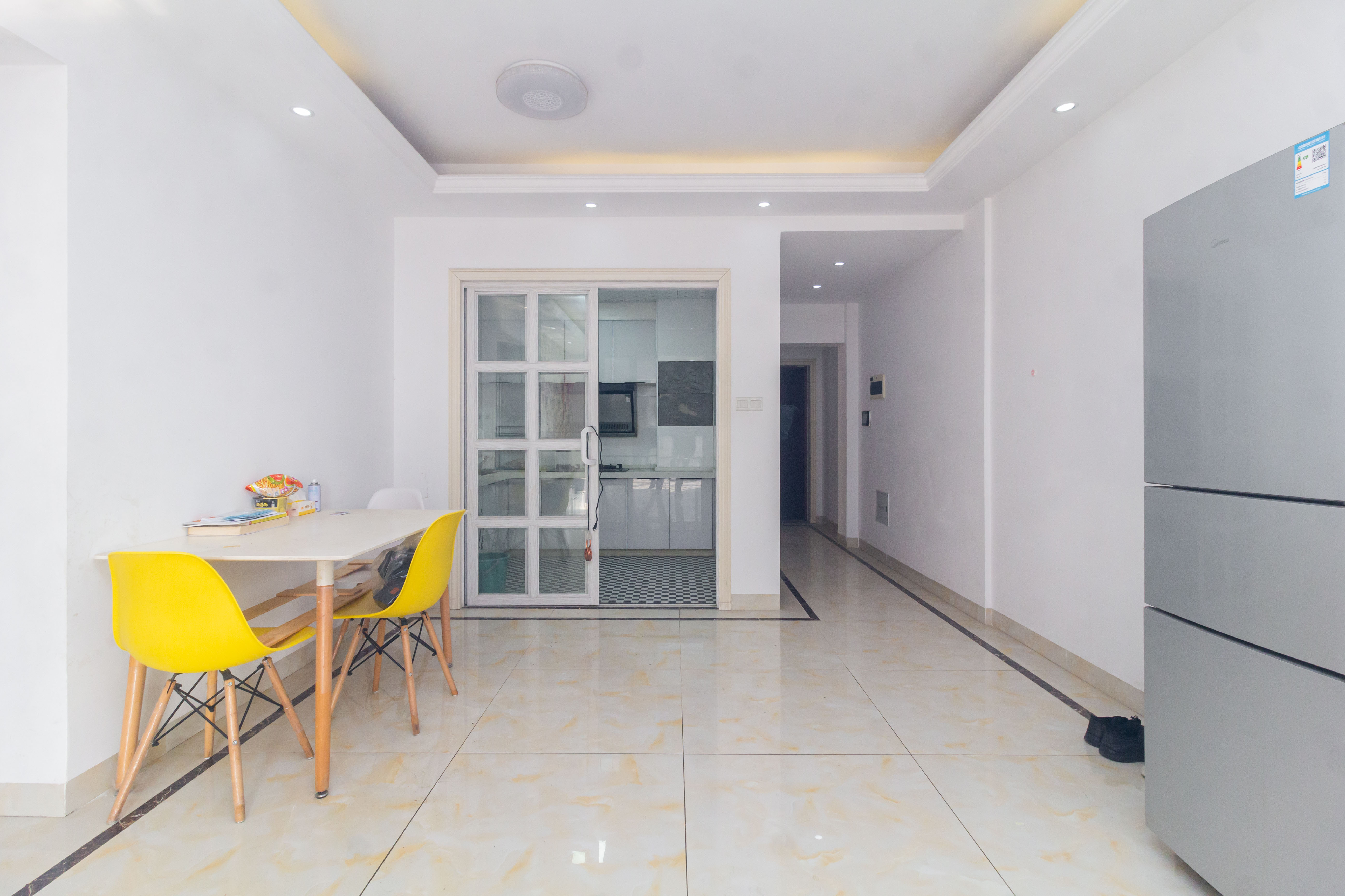 佳美紫郡  3室2厅1卫    56.0万 佳美紫郡  3室2厅1卫    56.0万客厅