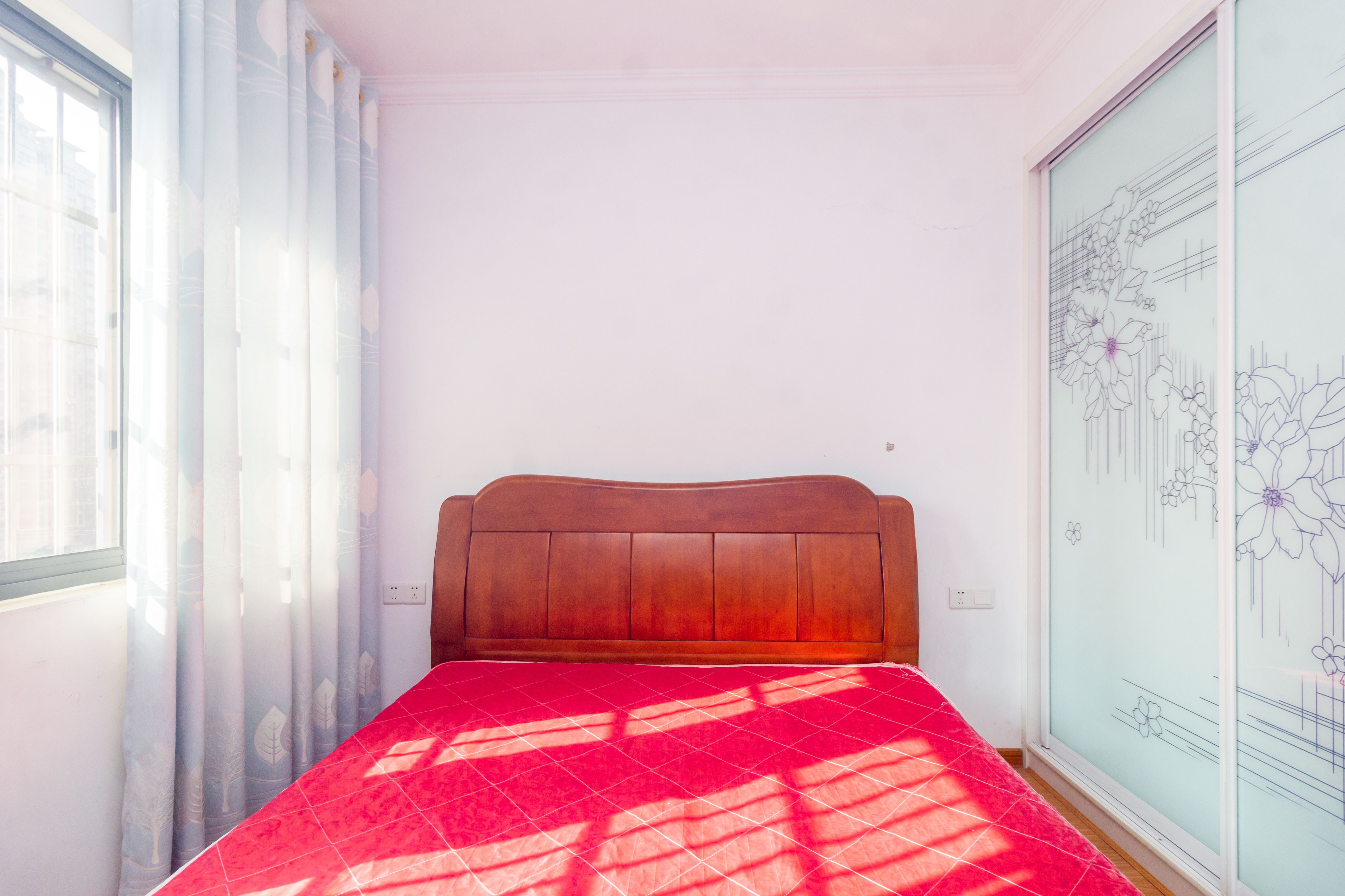 佳美紫郡  3室2厅1卫    56.0万 佳美紫郡  3室2厅1卫    56.0万卧室