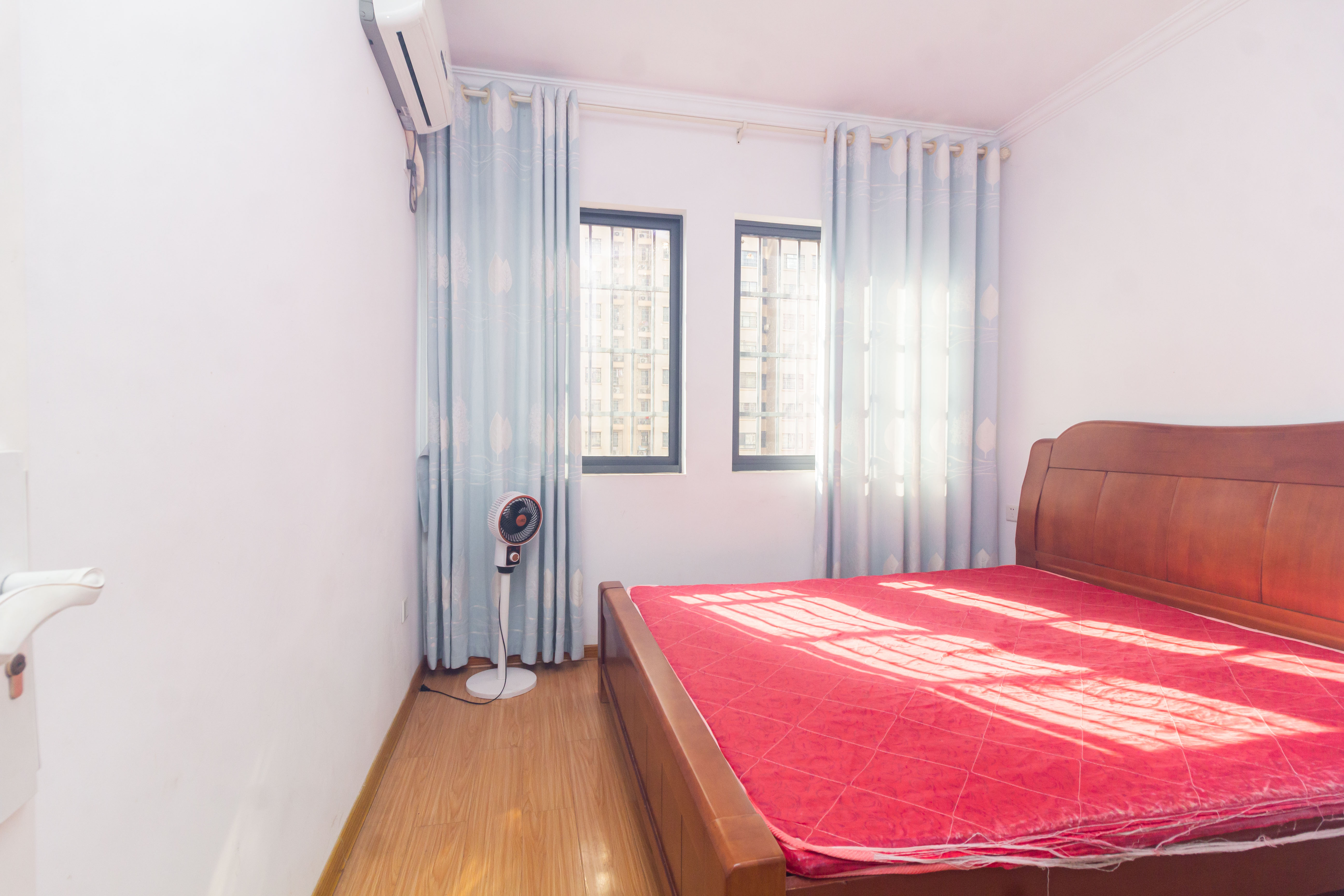 佳美紫郡  3室2厅1卫    56.0万 佳美紫郡  3室2厅1卫    56.0万卧室