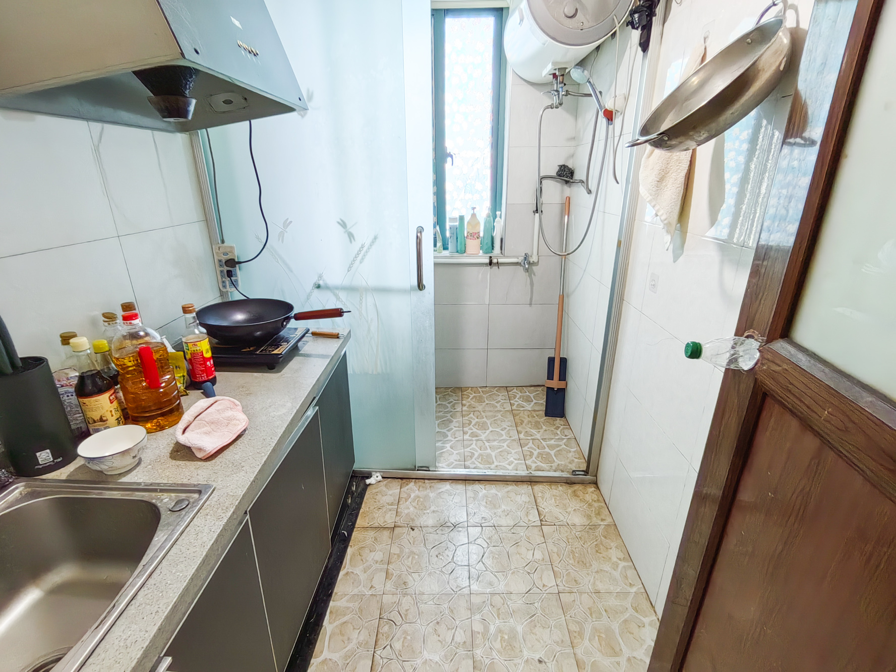 蝴蝶谷 1室1厅1卫 24.8万 蝴蝶谷 1室1厅1卫 24.8万厨房