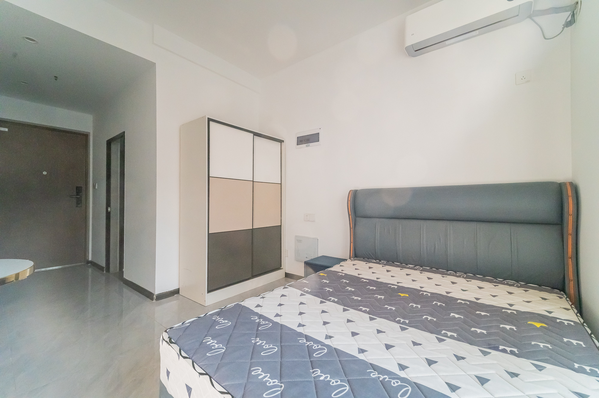 新城悦隽公园 1室1厅1卫 17.5万 新城悦隽公园 1室1厅1卫 17.5万客厅