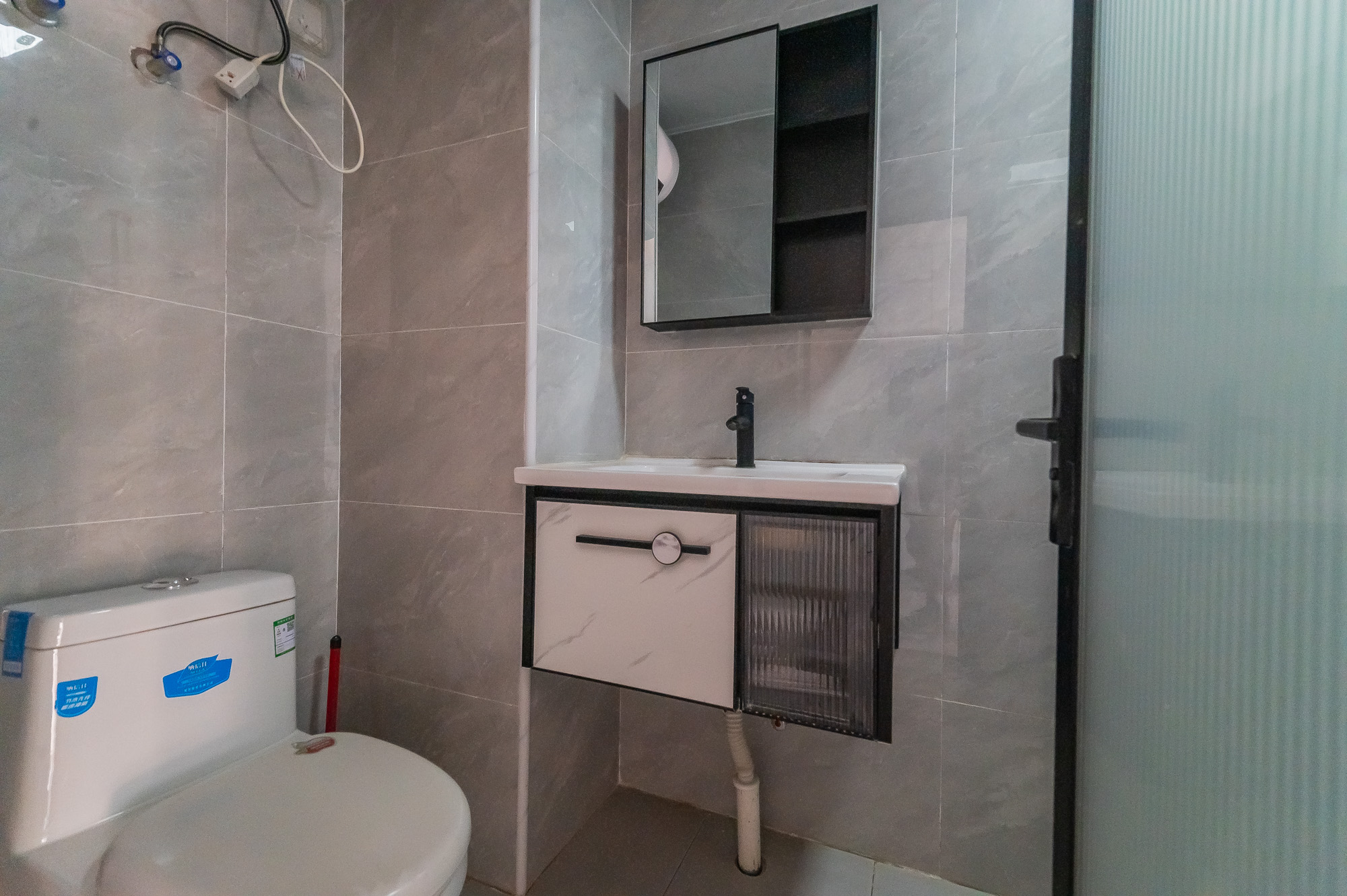 新城悦隽公园 1室1厅1卫 17.5万 新城悦隽公园 1室1厅1卫 17.5万卫生间