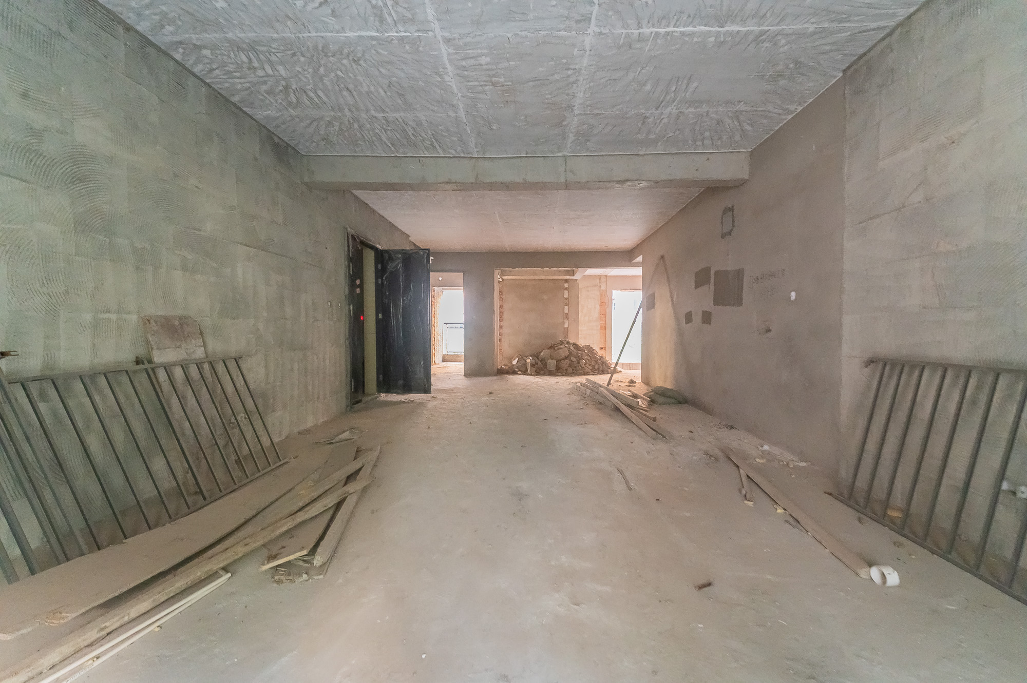 海伦春天 5室3厅3卫 178.0万 海伦春天 5室3厅3卫 178.0万客厅