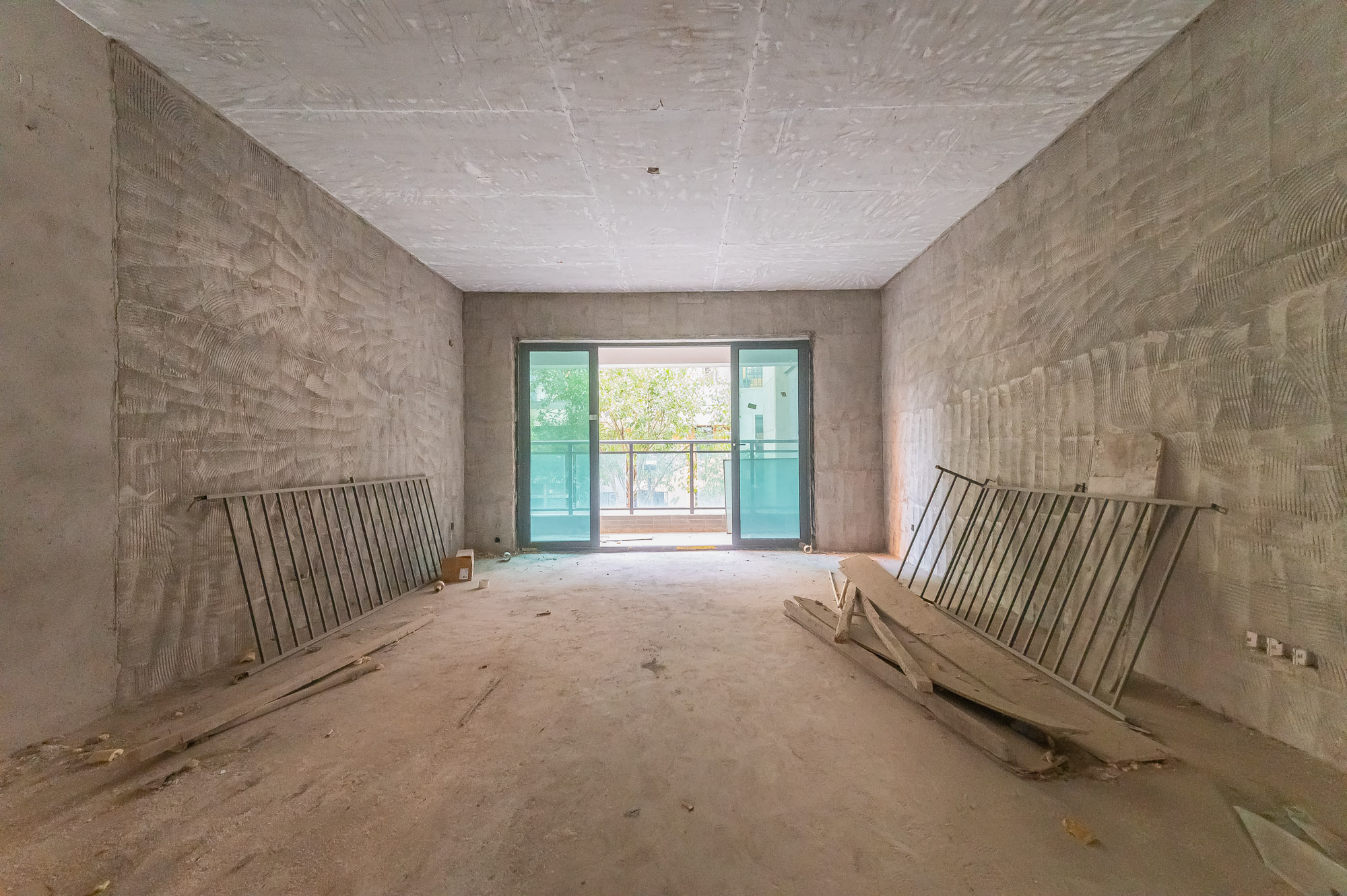 海伦春天 5室3厅3卫 178.0万 海伦春天 5室3厅3卫 178.0万客厅