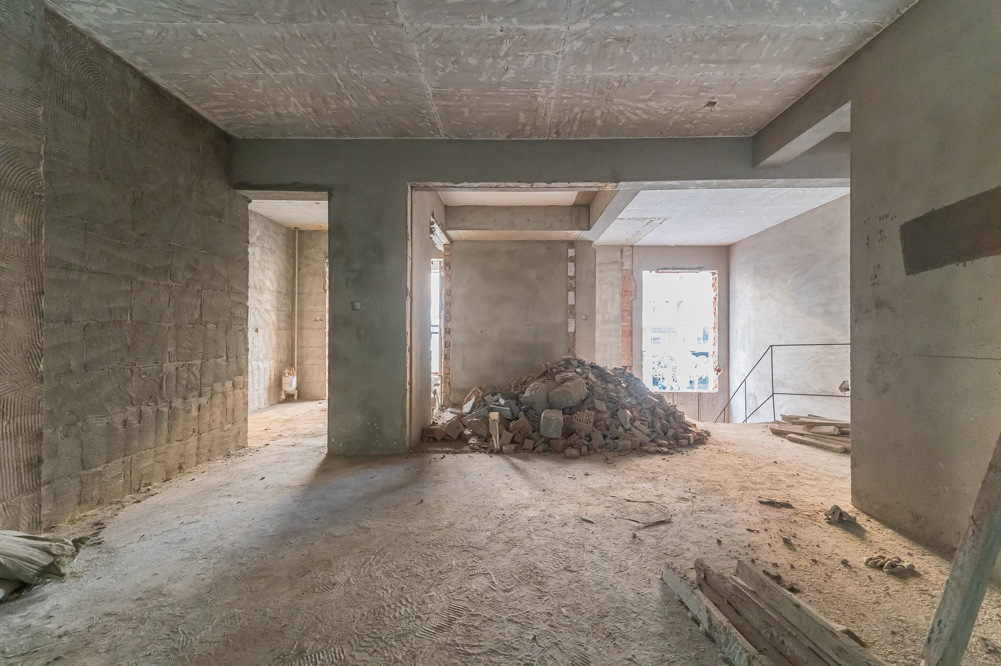 海伦春天 5室3厅3卫 178.0万 海伦春天 5室3厅3卫 178.0万客厅