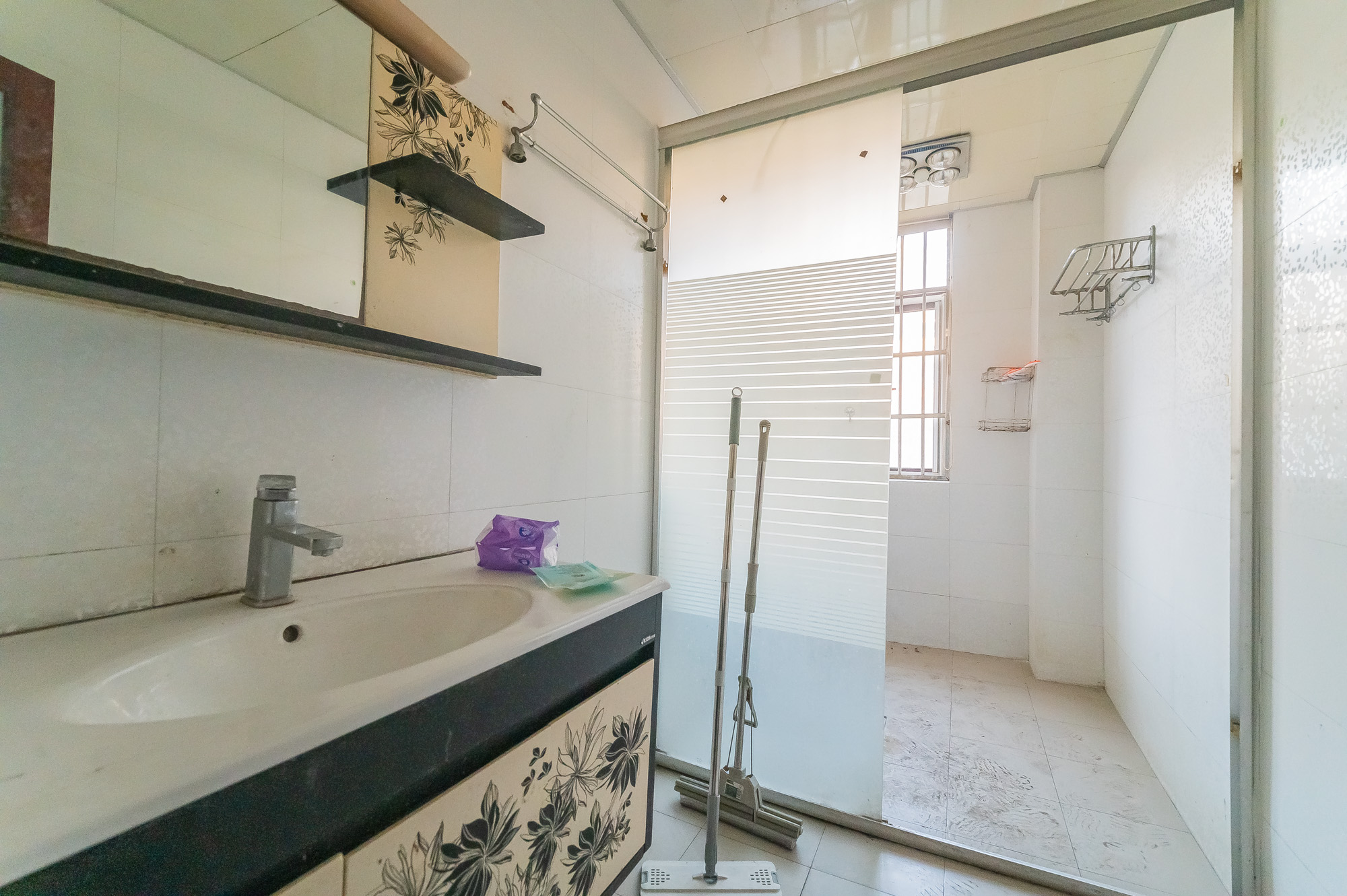 鹏基诺亚山林 3室2厅1卫 120.0万 鹏基诺亚山林 3室2厅1卫 120.0万卫生间