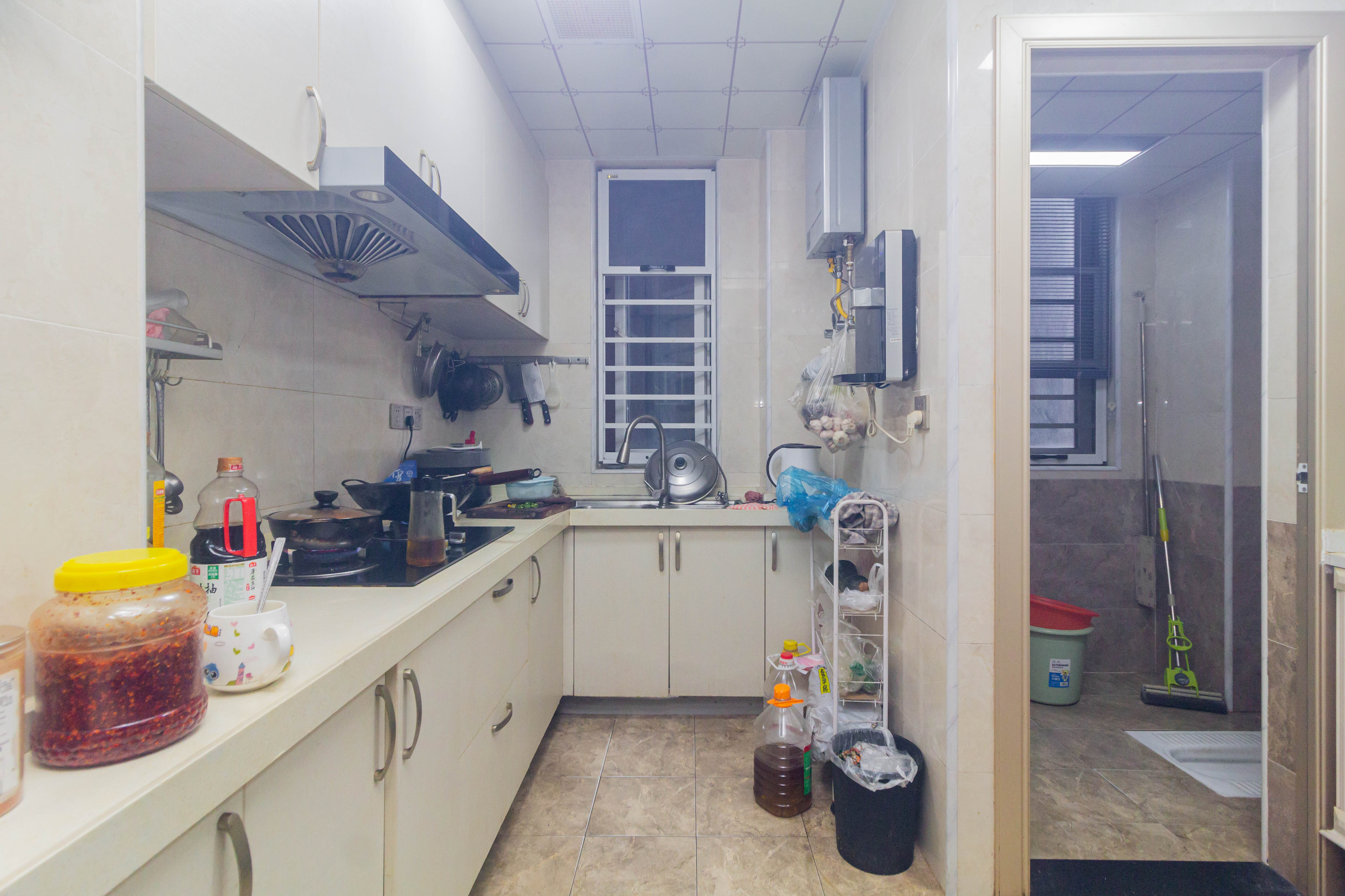 芙蓉万国城MOMA(卓越汇富苑) 3室2厅2卫 99.0万 芙蓉万国城MOMA(卓越汇富苑) 3室2厅2卫 99.0万厨房