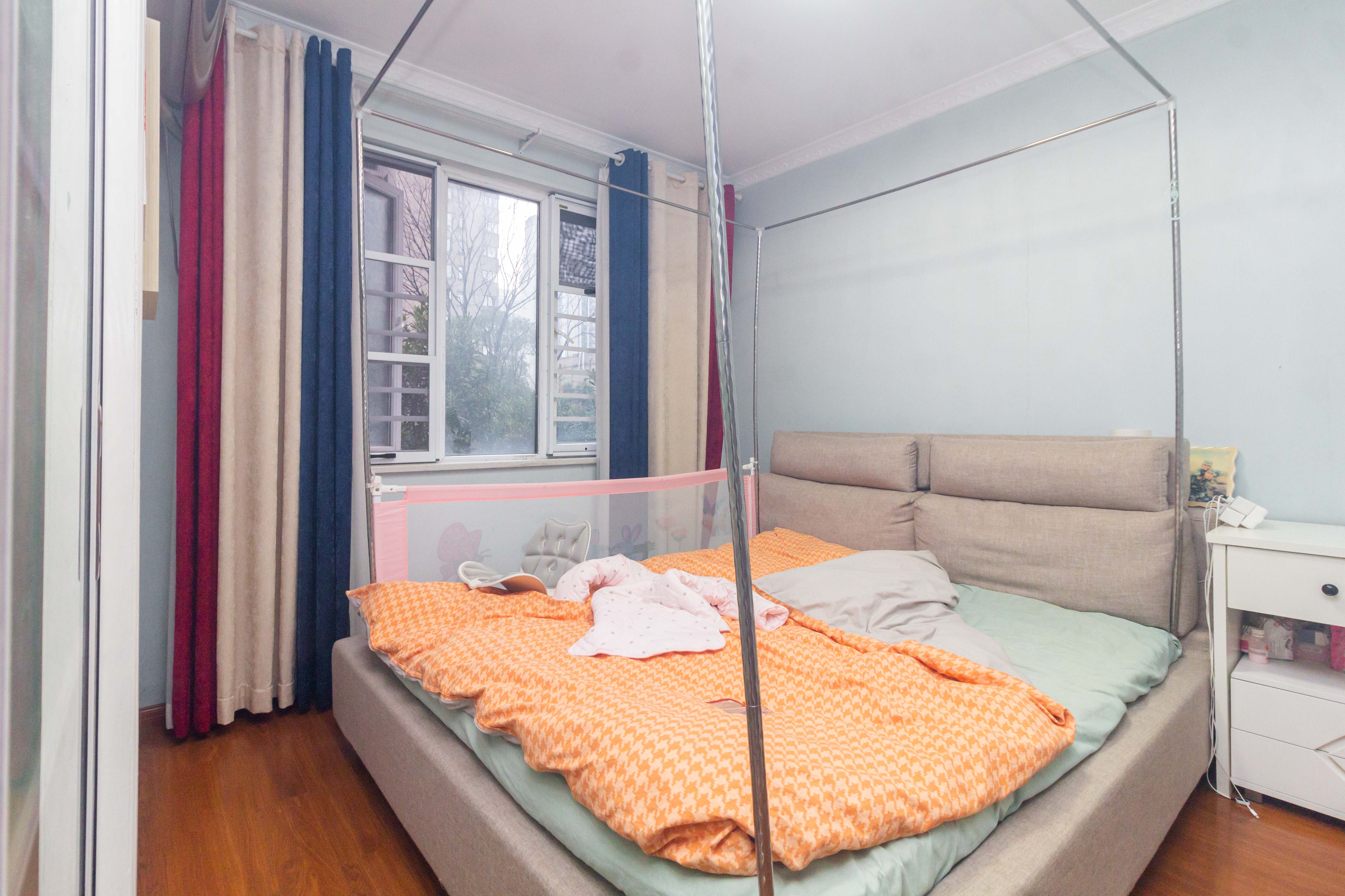 芙蓉万国城MOMA(卓越汇富苑) 3室2厅2卫 99.0万 芙蓉万国城MOMA(卓越汇富苑) 3室2厅2卫 99.0万卧室