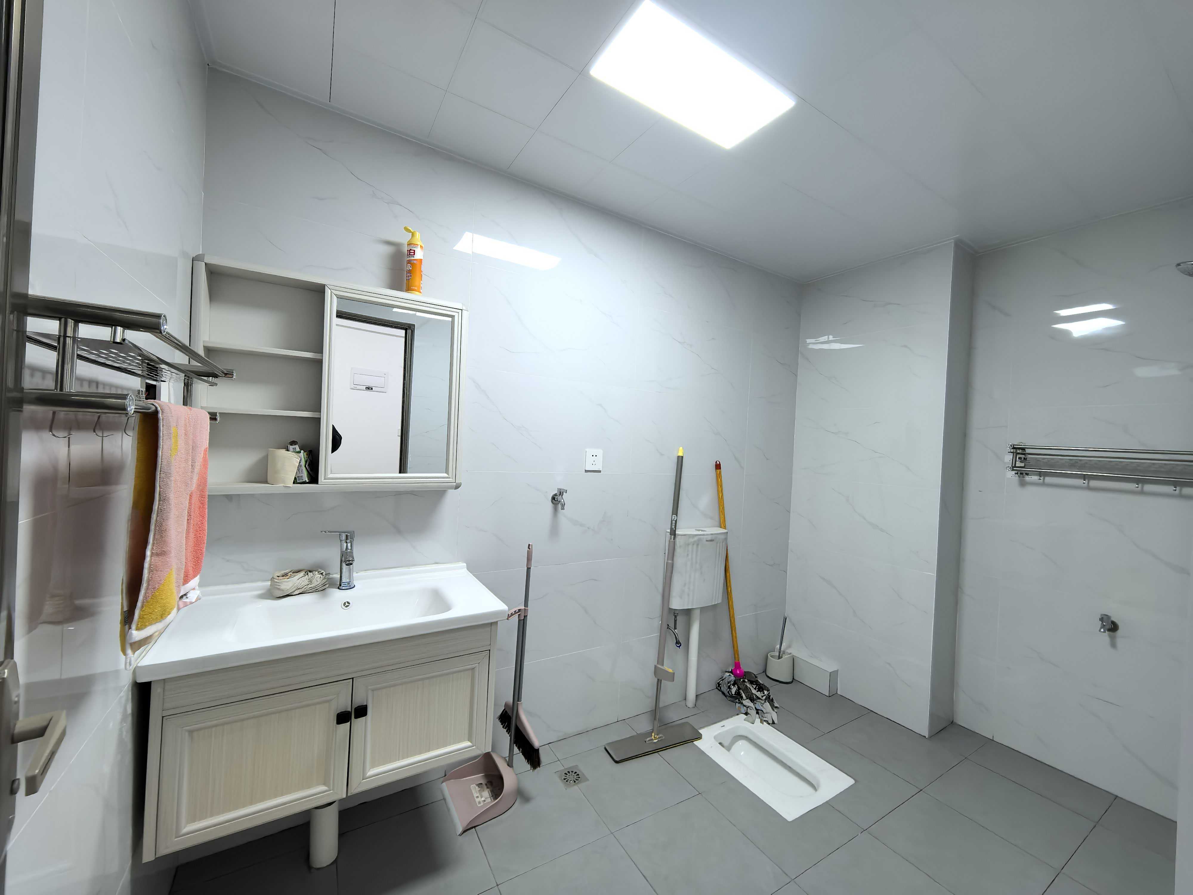 中建江湾壹号  1室1厅1卫    28.0万 中建江湾壹号  1室1厅1卫    28.0万室内图